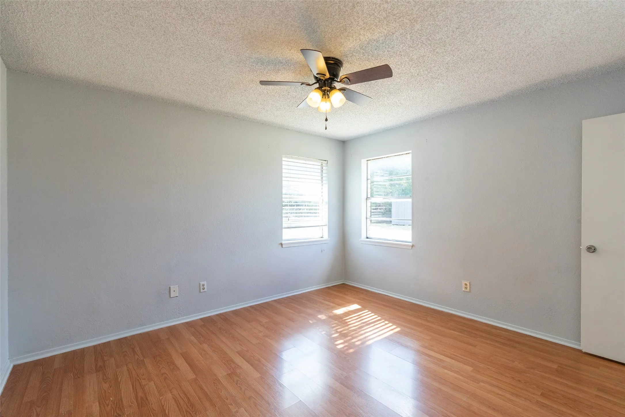 Single Family Residence For Sale in Callahan County , 1714 Locksley Court, Clyde, Texas 79510, 3 Bedroom, 2 Bathroom, 1 Garage spaces, 1,314 Sqft, built in 1978, mls#21350854, Real Estate Agent in Clyde, Homes For Sale in Callahan county, Homes For Sale in Clyde, Realtor in Clyde Texas, Real Estate Brokerage Independent Realty Texas, Luminita Cordes Realtor