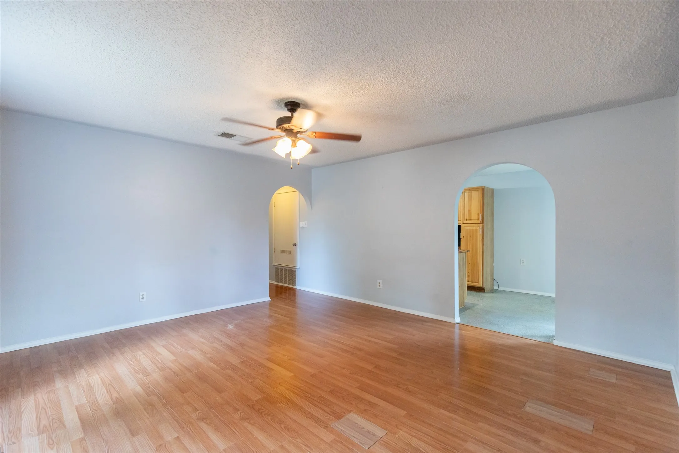 Single Family Residence For Sale in Callahan County , 1714 Locksley Court, Clyde, Texas 79510, 3 Bedroom, 2 Bathroom, 1 Garage spaces, 1,314 Sqft, built in 1978, mls#21350854, Real Estate Agent in Clyde, Homes For Sale in Callahan county, Homes For Sale in Clyde, Realtor in Clyde Texas, Real Estate Brokerage Independent Realty Texas, Luminita Cordes Realtor