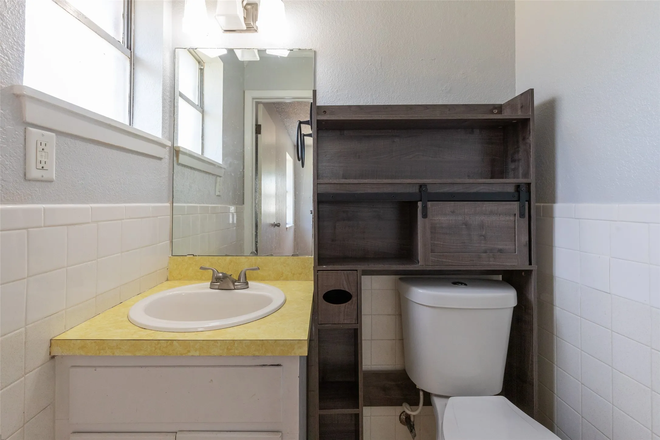 Single Family Residence For Sale in Callahan County , 1714 Locksley Court, Clyde, Texas 79510, 3 Bedroom, 2 Bathroom, 1 Garage spaces, 1,314 Sqft, built in 1978, mls#21350854, Real Estate Agent in Clyde, Homes For Sale in Callahan county, Homes For Sale in Clyde, Realtor in Clyde Texas, Real Estate Brokerage Independent Realty Texas, Luminita Cordes Realtor