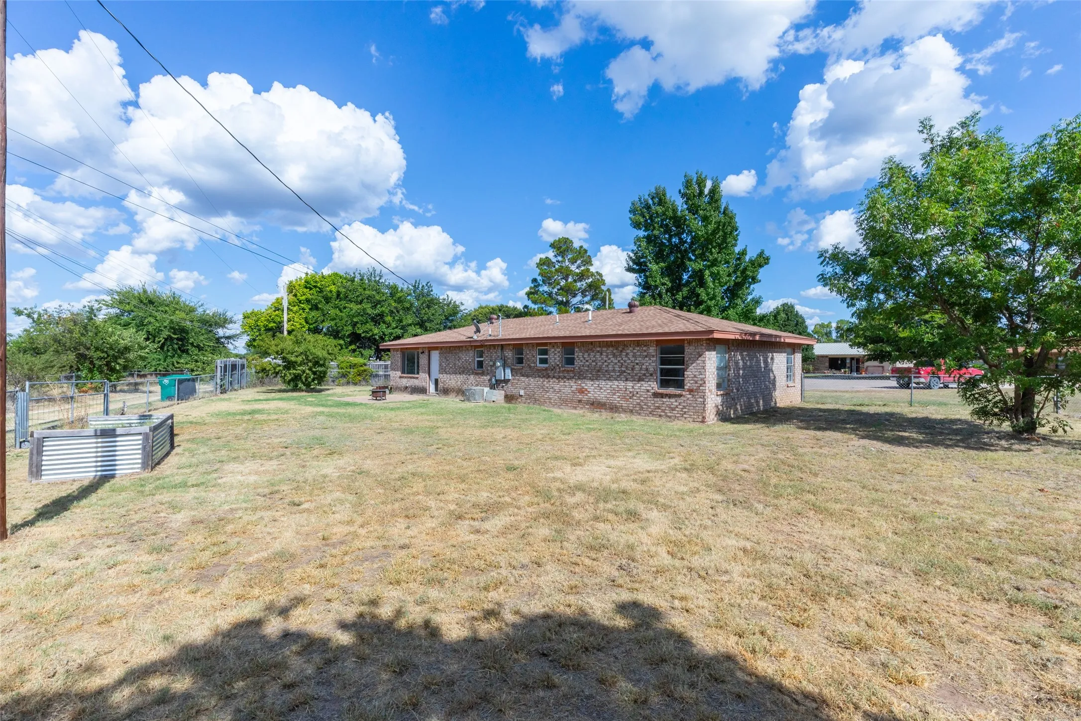 Single Family Residence For Sale in Callahan County , 1714 Locksley Court, Clyde, Texas 79510, 3 Bedroom, 2 Bathroom, 1 Garage spaces, 1,314 Sqft, built in 1978, mls#21350854, Real Estate Agent in Clyde, Homes For Sale in Callahan county, Homes For Sale in Clyde, Realtor in Clyde Texas, Real Estate Brokerage Independent Realty Texas, Luminita Cordes Realtor