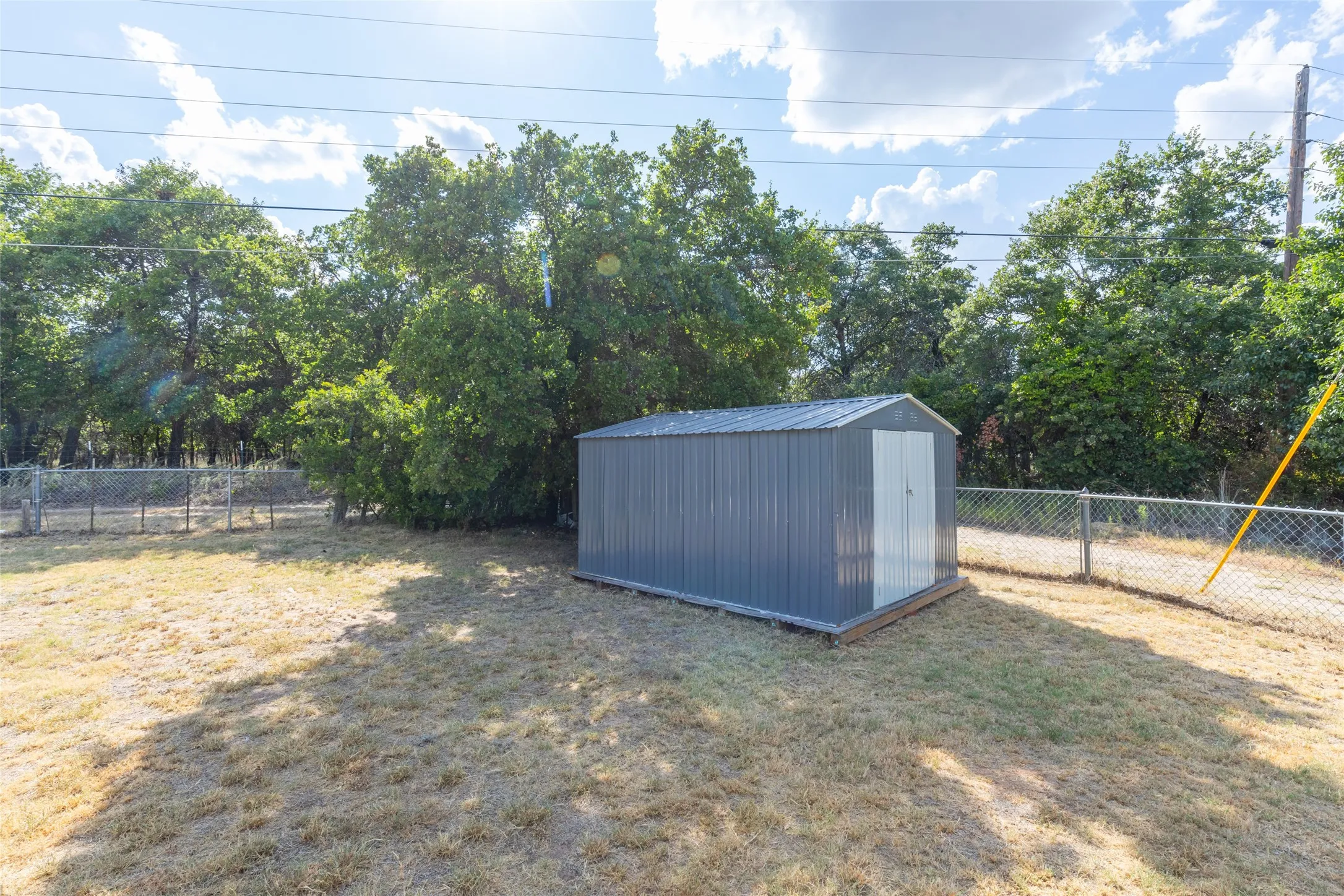 Single Family Residence For Sale in Callahan County , 1714 Locksley Court, Clyde, Texas 79510, 3 Bedroom, 2 Bathroom, 1 Garage spaces, 1,314 Sqft, built in 1978, mls#21350854, Real Estate Agent in Clyde, Homes For Sale in Callahan county, Homes For Sale in Clyde, Realtor in Clyde Texas, Real Estate Brokerage Independent Realty Texas, Luminita Cordes Realtor