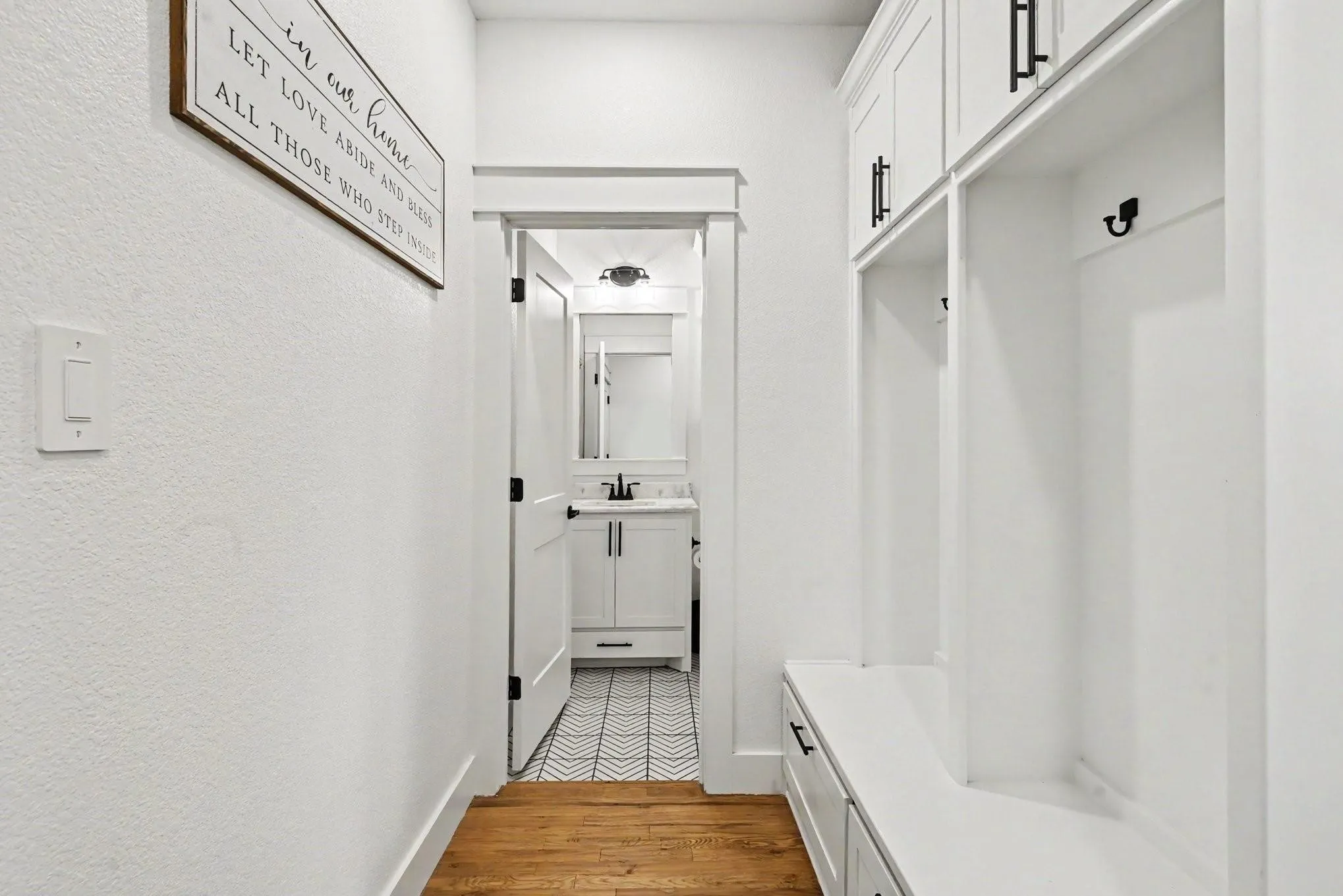 Single Family Residence For Sale in Parker County , 606 Central Road, Weatherford, Texas 76088, 3 Bedroom, 3 Bathroom, 2 Garage spaces, 2,162 Sqft, built in 2022, mls#21350657, Real Estate Agent in Weatherford, Homes For Sale in Parker county, Homes For Sale in Weatherford, Realtor in Weatherford Texas, Real Estate Brokerage Independent Realty Texas, Luminita Cordes Realtor