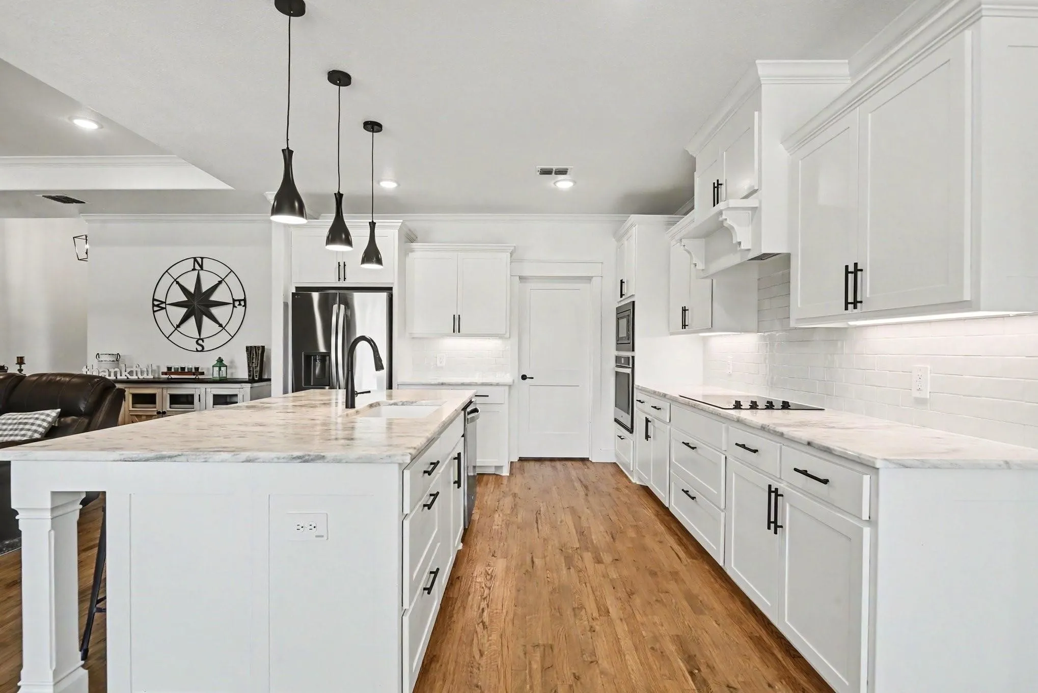 Single Family Residence For Sale in Parker County , 606 Central Road, Weatherford, Texas 76088, 3 Bedroom, 3 Bathroom, 2 Garage spaces, 2,162 Sqft, built in 2022, mls#21350657, Real Estate Agent in Weatherford, Homes For Sale in Parker county, Homes For Sale in Weatherford, Realtor in Weatherford Texas, Real Estate Brokerage Independent Realty Texas, Luminita Cordes Realtor
