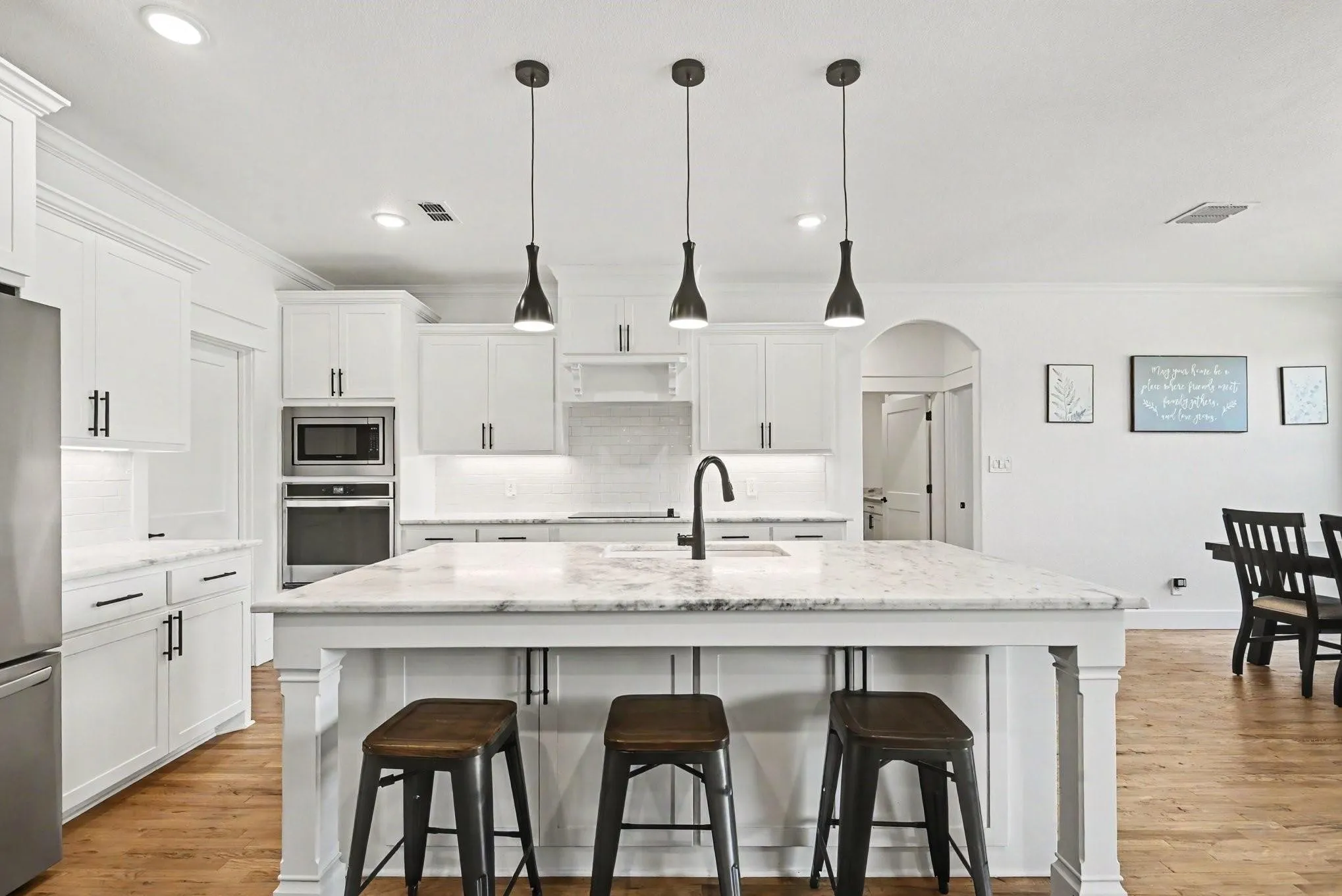 Single Family Residence For Sale in Parker County , 606 Central Road, Weatherford, Texas 76088, 3 Bedroom, 3 Bathroom, 2 Garage spaces, 2,162 Sqft, built in 2022, mls#21350657, Real Estate Agent in Weatherford, Homes For Sale in Parker county, Homes For Sale in Weatherford, Realtor in Weatherford Texas, Real Estate Brokerage Independent Realty Texas, Luminita Cordes Realtor