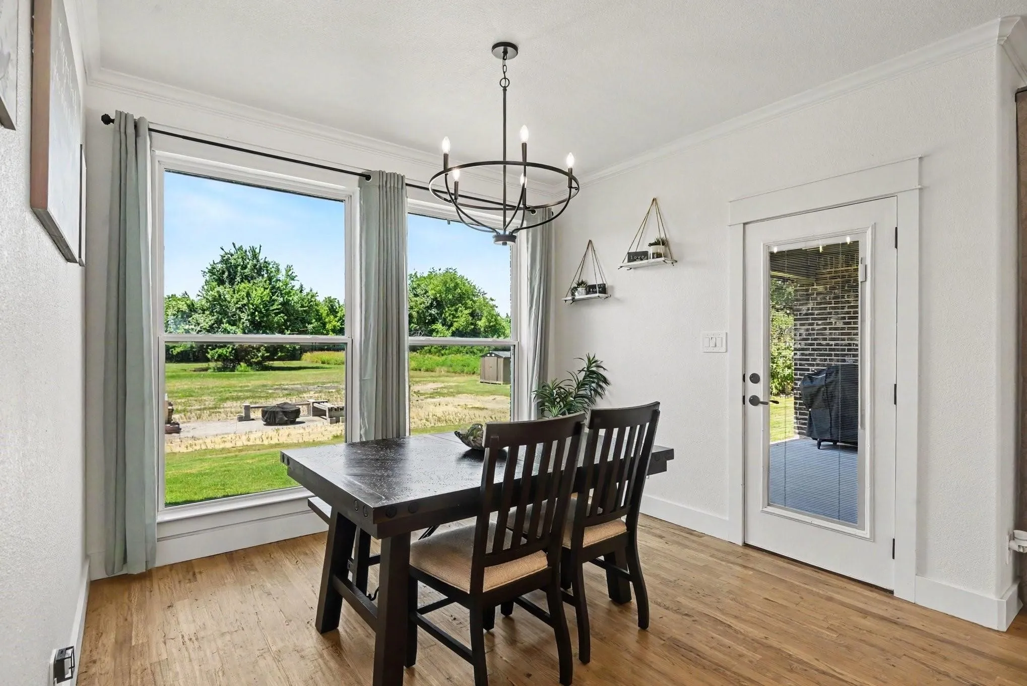 Single Family Residence For Sale in Parker County , 606 Central Road, Weatherford, Texas 76088, 3 Bedroom, 3 Bathroom, 2 Garage spaces, 2,162 Sqft, built in 2022, mls#21350657, Real Estate Agent in Weatherford, Homes For Sale in Parker county, Homes For Sale in Weatherford, Realtor in Weatherford Texas, Real Estate Brokerage Independent Realty Texas, Luminita Cordes Realtor