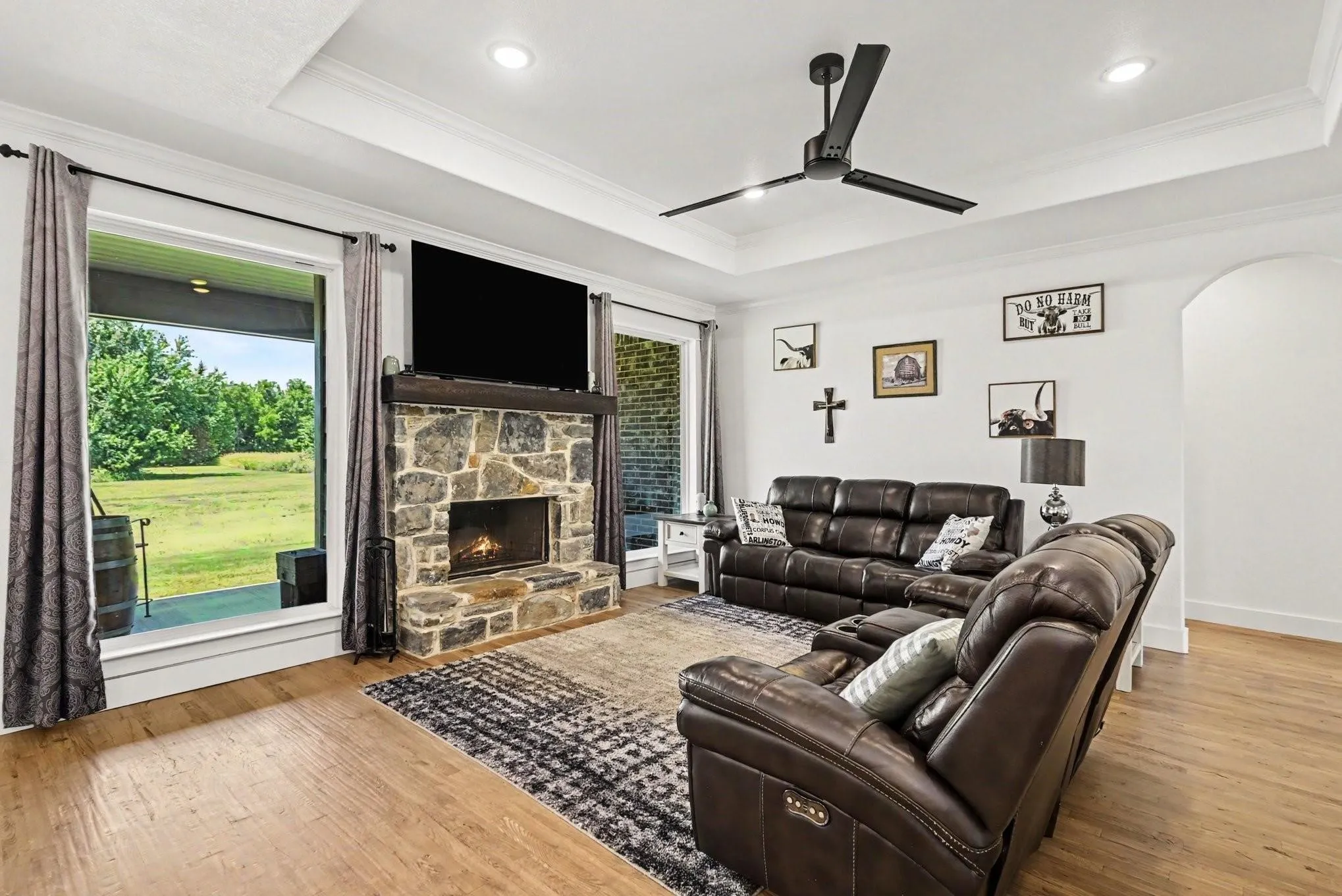 Single Family Residence For Sale in Parker County , 606 Central Road, Weatherford, Texas 76088, 3 Bedroom, 3 Bathroom, 2 Garage spaces, 2,162 Sqft, built in 2022, mls#21350657, Real Estate Agent in Weatherford, Homes For Sale in Parker county, Homes For Sale in Weatherford, Realtor in Weatherford Texas, Real Estate Brokerage Independent Realty Texas, Luminita Cordes Realtor