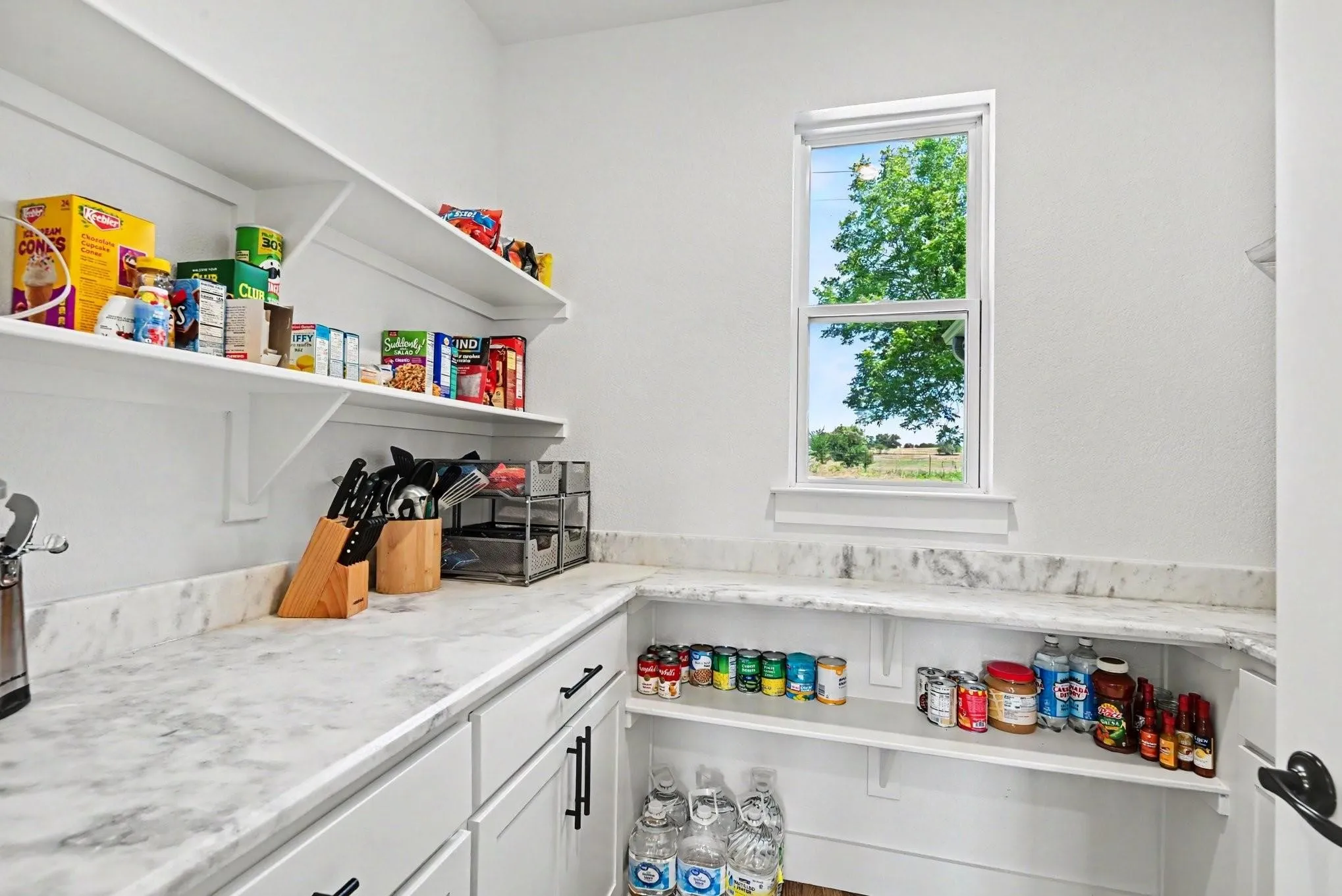 Single Family Residence For Sale in Parker County , 606 Central Road, Weatherford, Texas 76088, 3 Bedroom, 3 Bathroom, 2 Garage spaces, 2,162 Sqft, built in 2022, mls#21350657, Real Estate Agent in Weatherford, Homes For Sale in Parker county, Homes For Sale in Weatherford, Realtor in Weatherford Texas, Real Estate Brokerage Independent Realty Texas, Luminita Cordes Realtor