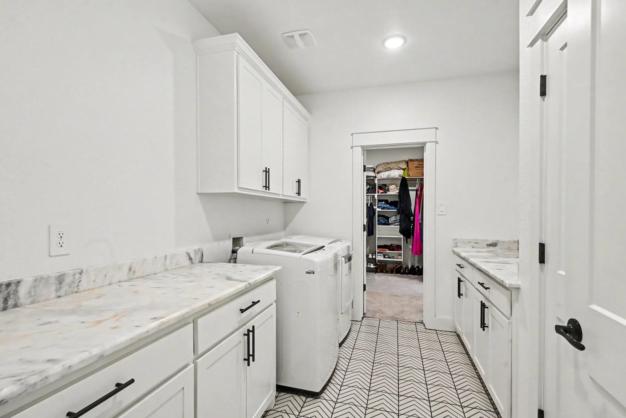 Single Family Residence For Sale in Parker County , 606 Central Road, Weatherford, Texas 76088, 3 Bedroom, 3 Bathroom, 2 Garage spaces, 2,162 Sqft, built in 2022, mls#21350657, Real Estate Agent in Weatherford, Homes For Sale in Parker county, Homes For Sale in Weatherford, Realtor in Weatherford Texas, Real Estate Brokerage Independent Realty Texas, Luminita Cordes Realtor
