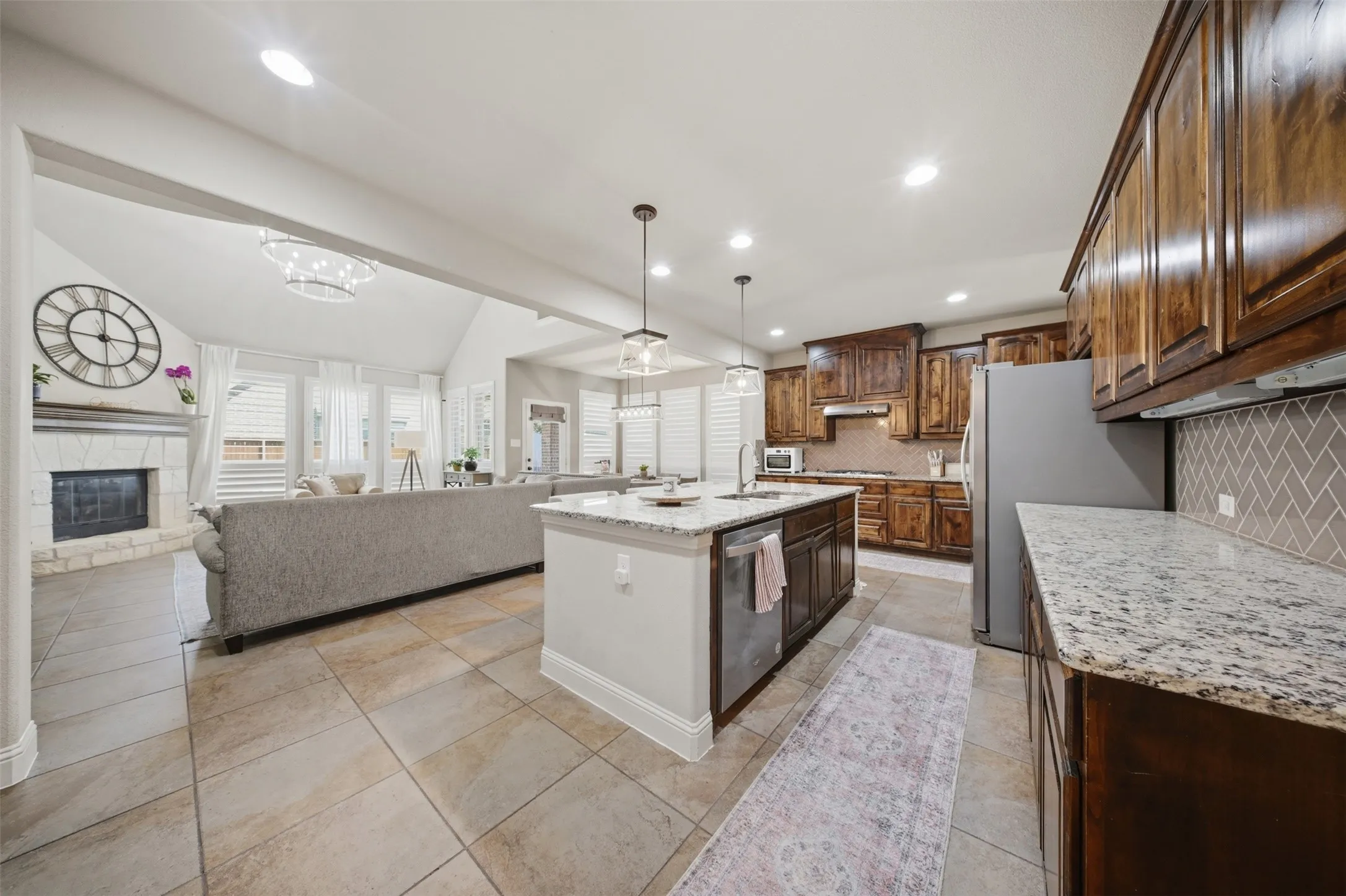 Single Family Residence For Sale in Collin County , 3703 Wagon Wheel Way, Celina, Texas 75009, 4 Bedroom, 4 Bathroom, 2 Garage spaces, 3,415 Sqft, built in 2014, mls#21349656, Real Estate Agent in Celina, Homes For Sale in Collin county, Homes For Sale in Celina, Realtor in Celina Texas, Real Estate Brokerage Independent Realty Texas, Luminita Cordes Realtor
