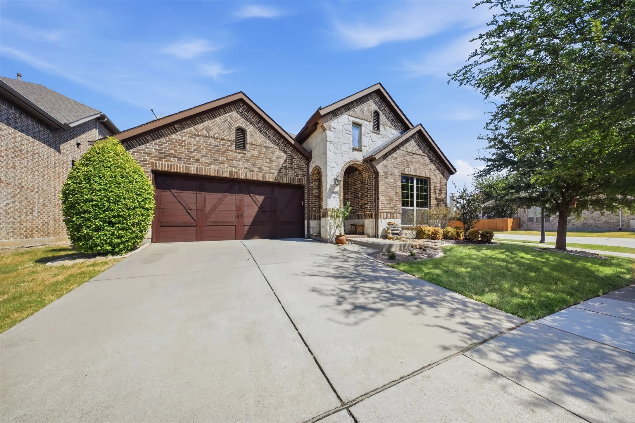 Single Family Residence For Sale in Collin County , 3703 Wagon Wheel Way, Celina, Texas 75009, 4 Bedroom, 4 Bathroom, 2 Garage spaces, 3,415 Sqft, built in 2014, mls#21349656, Real Estate Agent in Celina, Homes For Sale in Collin county, Homes For Sale in Celina, Realtor in Celina Texas, Real Estate Brokerage Independent Realty Texas, Luminita Cordes Realtor