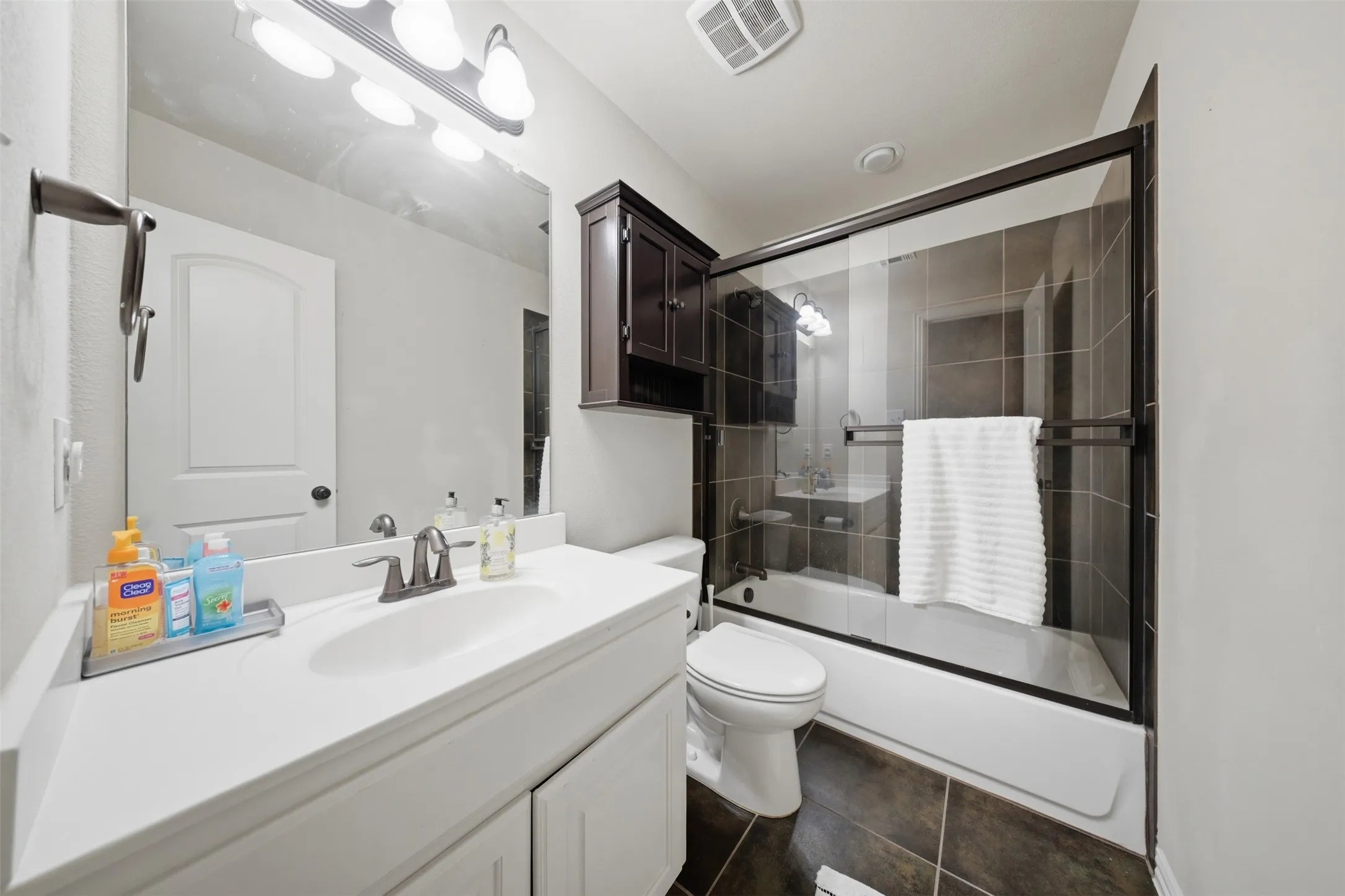 Single Family Residence For Sale in Collin County , 3703 Wagon Wheel Way, Celina, Texas 75009, 4 Bedroom, 4 Bathroom, 2 Garage spaces, 3,415 Sqft, built in 2014, mls#21349656, Real Estate Agent in Celina, Homes For Sale in Collin county, Homes For Sale in Celina, Realtor in Celina Texas, Real Estate Brokerage Independent Realty Texas, Luminita Cordes Realtor