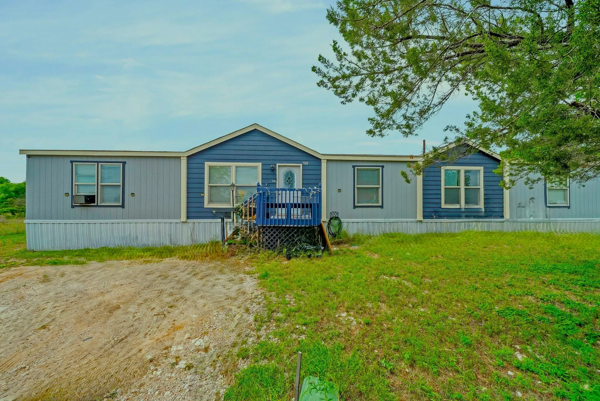 Manufactured Home For Sale in Hood County , 3108 Mistletoe St Street, Granbury, Texas 76048, 4 Bedrooms, 3 Bathrooms, Garage spaces, 2,369 Sqft, built in 2017, Price $199,900, mls#21350866, Real Estate Agent in Granbury, Homes For Sale in Hood county, Homes For Sale in Granbury, Realtor in Granbury Texas, Real Estate Brokerage Independent Realty Texas, Luminita Cordes Realtor