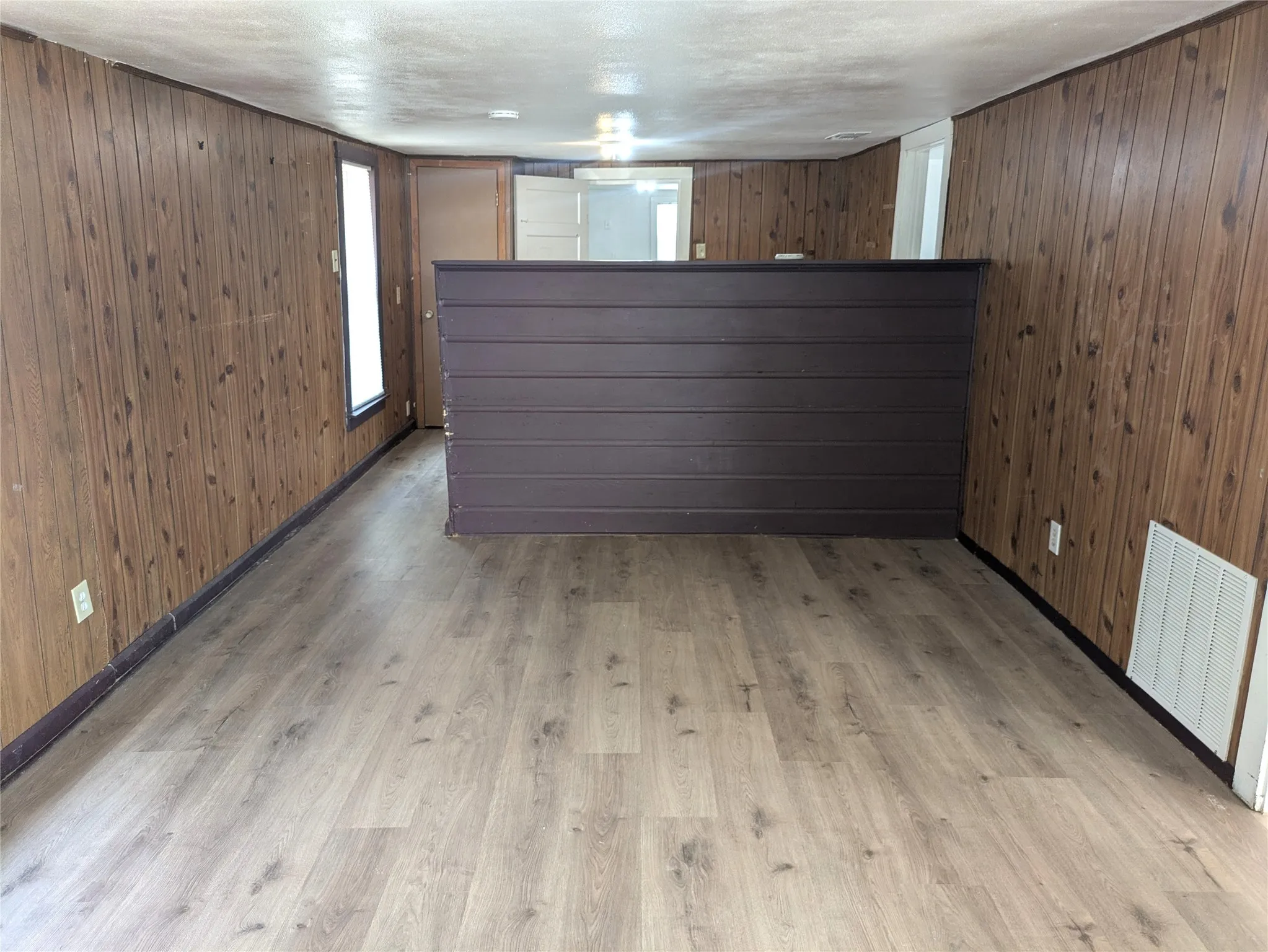 Single Family Residence For Rent in Denton County , 411 S Bradshaw Street, Denton, Texas 76205, 3 Bedroom, 1 Bathroom, Garage spaces, 1,056 Sqft, built in 1959, mls#21350700, Real Estate Agent in Denton, Homes For Rent in Denton county, Homes For Rent in Denton, Realtor in Denton Texas, Real Estate Brokerage Independent Realty Texas, Luminita Cordes Realtor