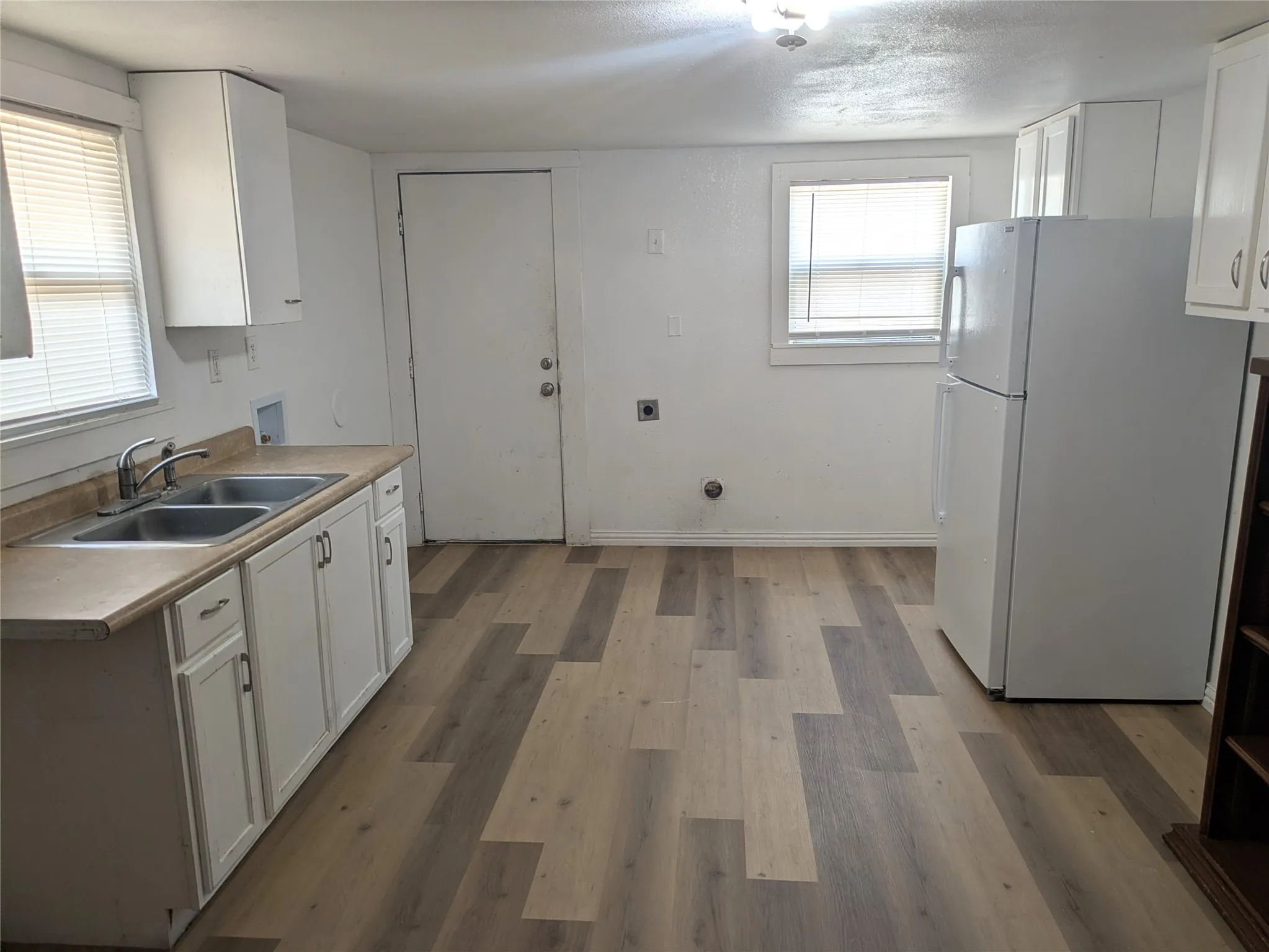 Single Family Residence For Rent in Denton County , 411 S Bradshaw Street, Denton, Texas 76205, 3 Bedroom, 1 Bathroom, Garage spaces, 1,056 Sqft, built in 1959, mls#21350700, Real Estate Agent in Denton, Homes For Rent in Denton county, Homes For Rent in Denton, Realtor in Denton Texas, Real Estate Brokerage Independent Realty Texas, Luminita Cordes Realtor