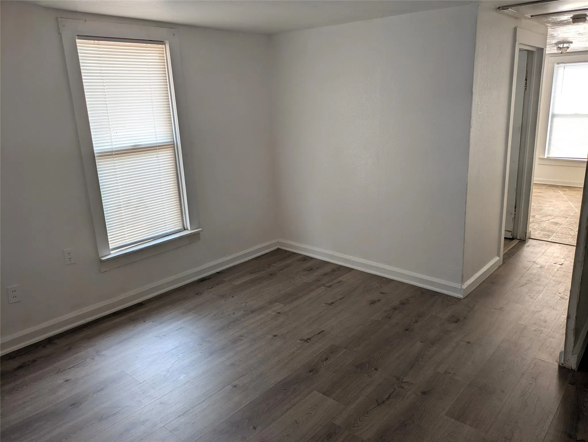 Single Family Residence For Rent in Denton County , 411 S Bradshaw Street, Denton, Texas 76205, 3 Bedroom, 1 Bathroom, Garage spaces, 1,056 Sqft, built in 1959, mls#21350700, Real Estate Agent in Denton, Homes For Rent in Denton county, Homes For Rent in Denton, Realtor in Denton Texas, Real Estate Brokerage Independent Realty Texas, Luminita Cordes Realtor
