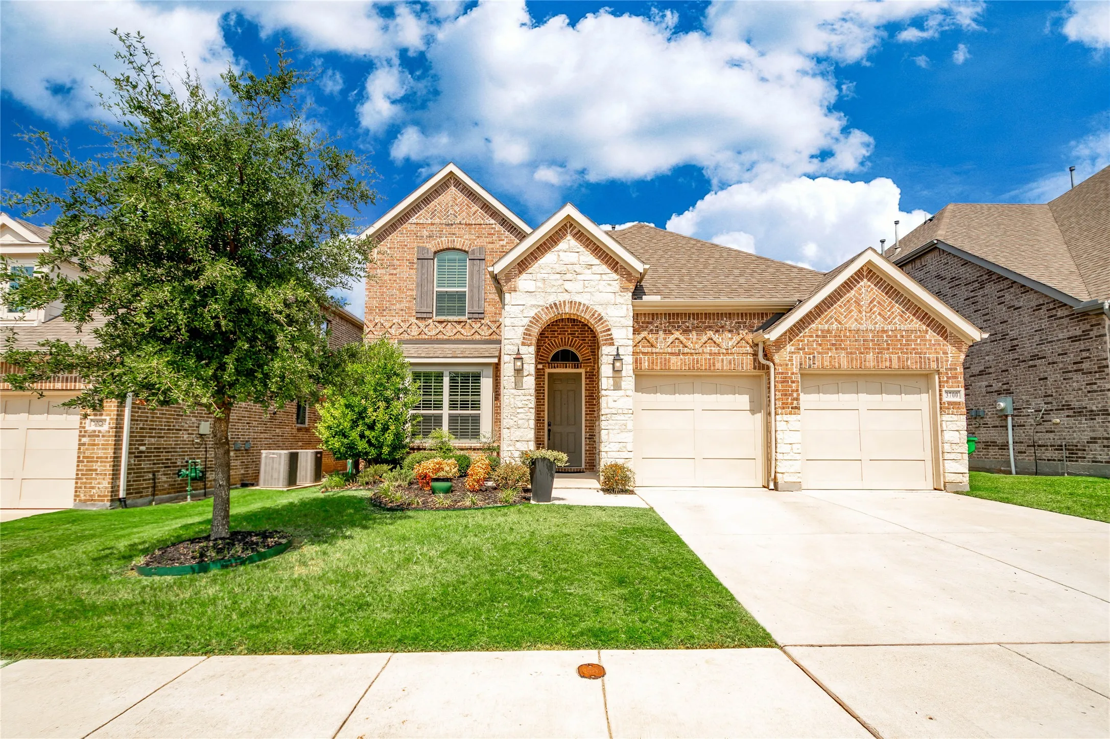 Single Family Residence For Sale in Denton County , 3700 Water Mill Way, Northlake, Texas 76226, 4 Bedroom, 4 Bathroom, 2 Garage spaces, 2,685 Sqft, built in 2020, mls#21350862, Real Estate Agent in Northlake, Homes For Sale in Denton county, Homes For Sale in Northlake, Realtor in Northlake Texas, Real Estate Brokerage Independent Realty Texas, Luminita Cordes Realtor