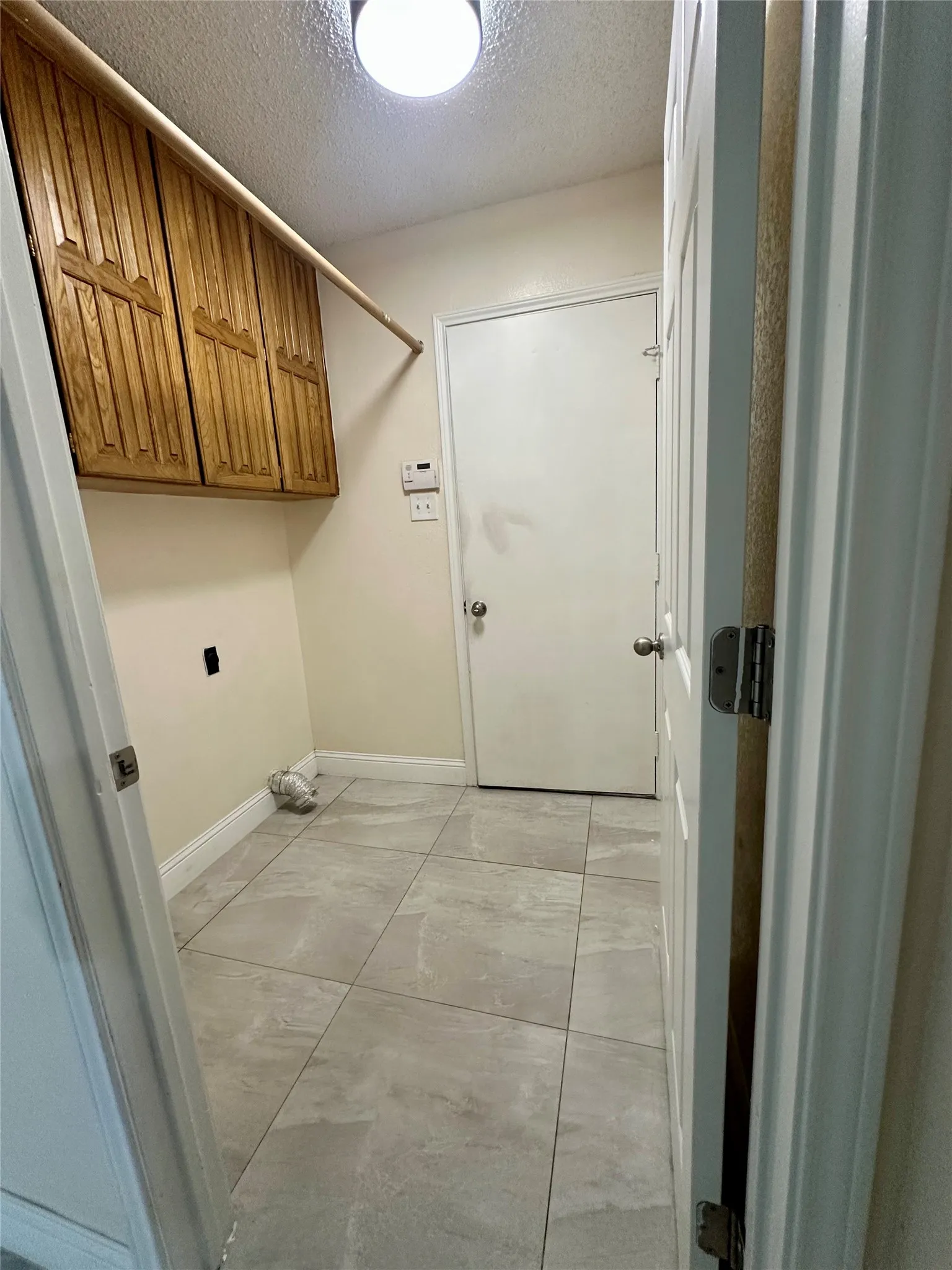 Single Family Residence For Rent in Tarrant County , 6217 Firebird Drive, Watauga, Texas 76148, 3 Bedroom, 2 Bathroom, 2 Garage spaces, 1,507 Sqft, built in 1988, mls#21348941, Real Estate Agent in Watauga, Homes For Rent in Tarrant county, Homes For Rent in Watauga, Realtor in Watauga Texas, Real Estate Brokerage Independent Realty Texas, Luminita Cordes Realtor