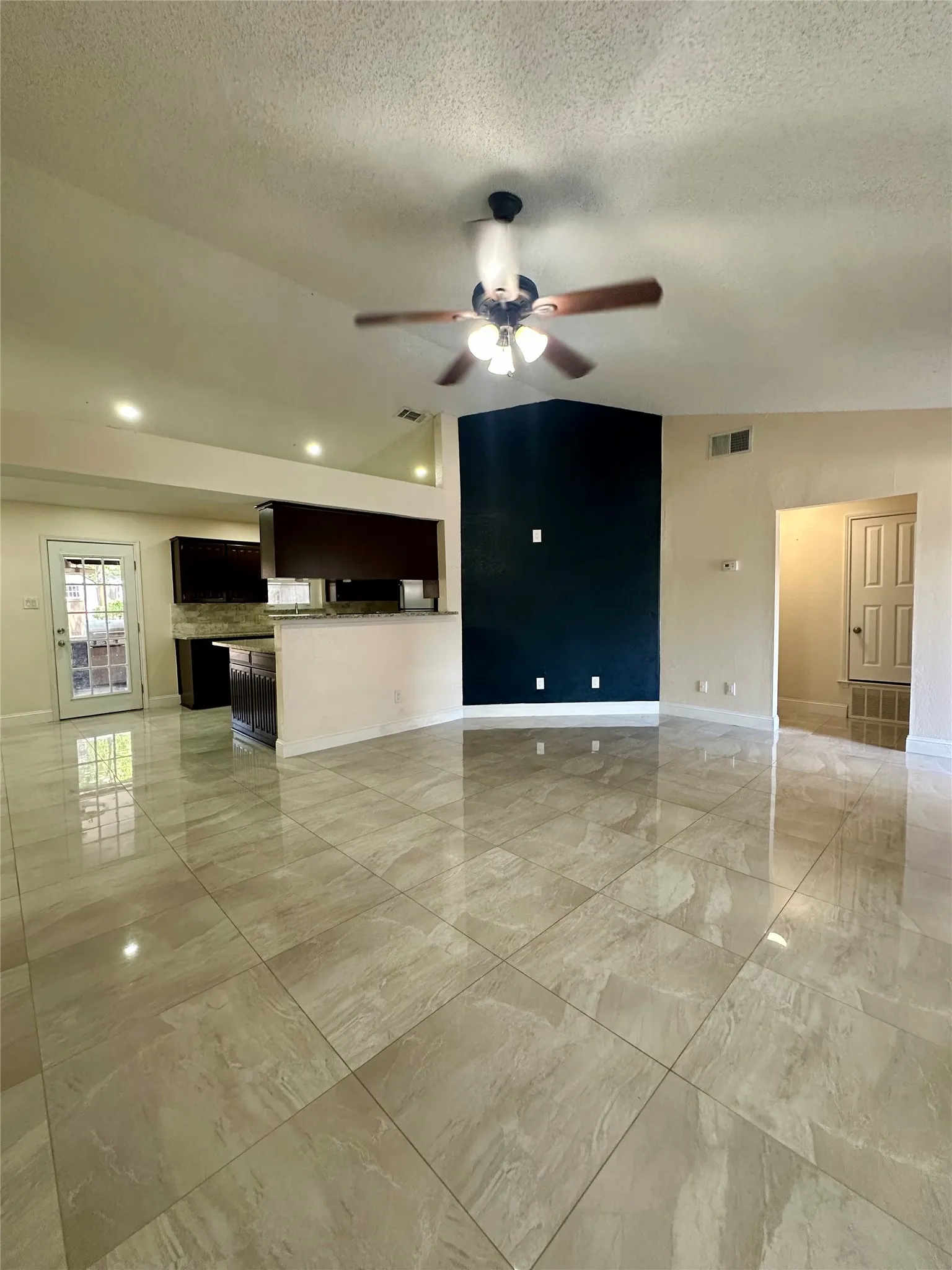 Single Family Residence For Rent in Tarrant County , 6217 Firebird Drive, Watauga, Texas 76148, 3 Bedroom, 2 Bathroom, 2 Garage spaces, 1,507 Sqft, built in 1988, mls#21348941, Real Estate Agent in Watauga, Homes For Rent in Tarrant county, Homes For Rent in Watauga, Realtor in Watauga Texas, Real Estate Brokerage Independent Realty Texas, Luminita Cordes Realtor