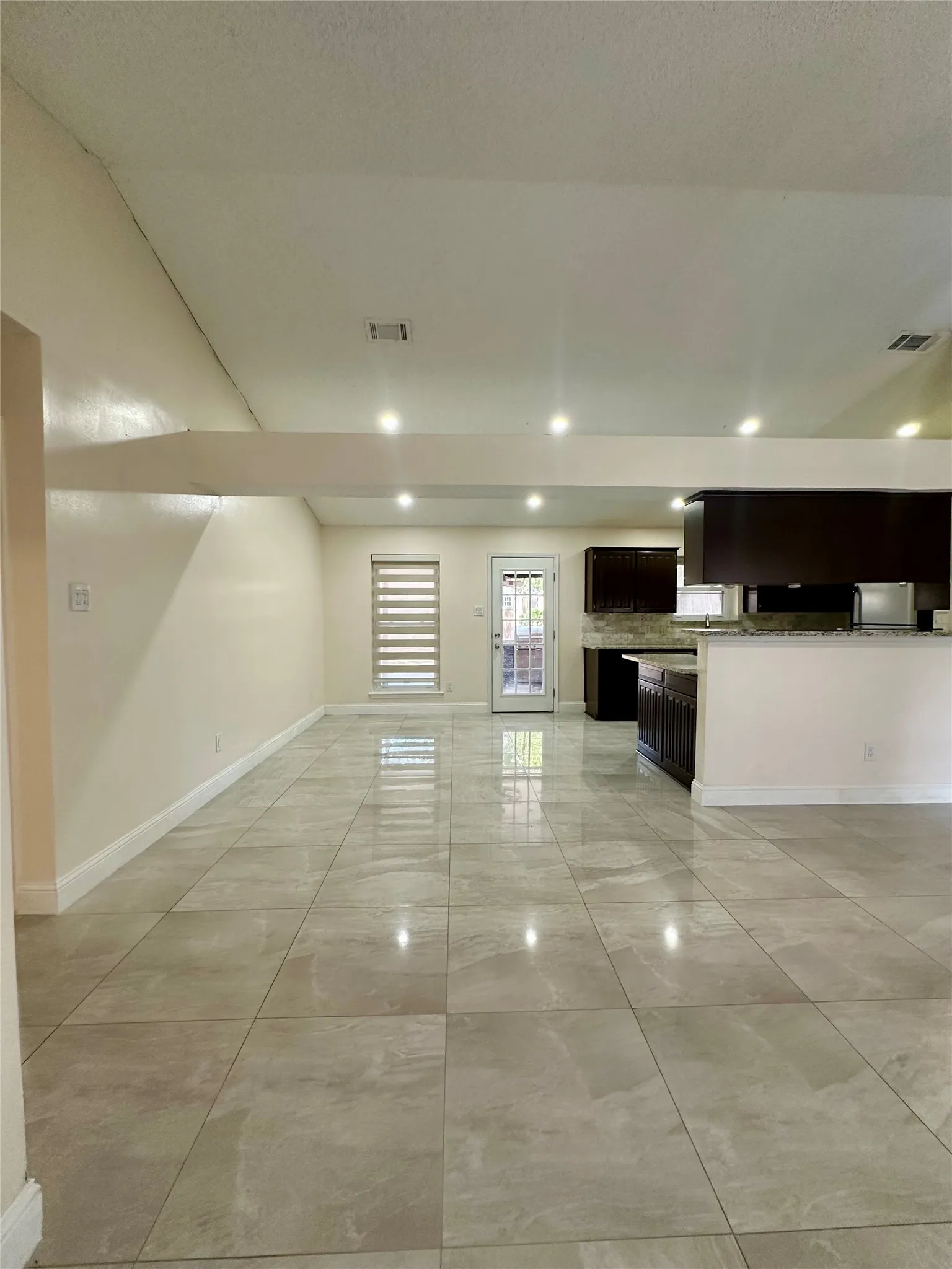 Single Family Residence For Rent in Tarrant County , 6217 Firebird Drive, Watauga, Texas 76148, 3 Bedroom, 2 Bathroom, 2 Garage spaces, 1,507 Sqft, built in 1988, mls#21348941, Real Estate Agent in Watauga, Homes For Rent in Tarrant county, Homes For Rent in Watauga, Realtor in Watauga Texas, Real Estate Brokerage Independent Realty Texas, Luminita Cordes Realtor