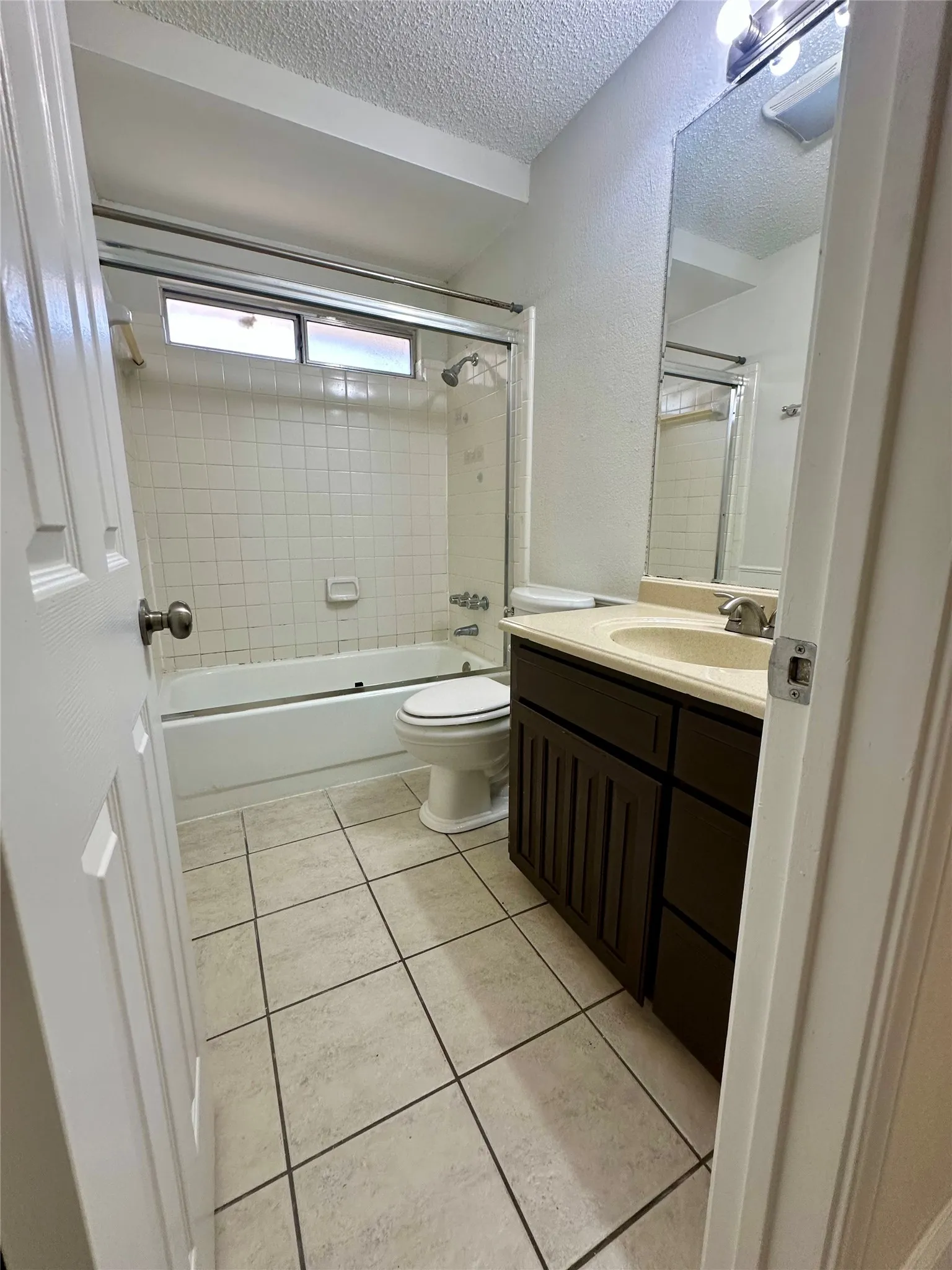 Single Family Residence For Rent in Tarrant County , 6217 Firebird Drive, Watauga, Texas 76148, 3 Bedroom, 2 Bathroom, 2 Garage spaces, 1,507 Sqft, built in 1988, mls#21348941, Real Estate Agent in Watauga, Homes For Rent in Tarrant county, Homes For Rent in Watauga, Realtor in Watauga Texas, Real Estate Brokerage Independent Realty Texas, Luminita Cordes Realtor
