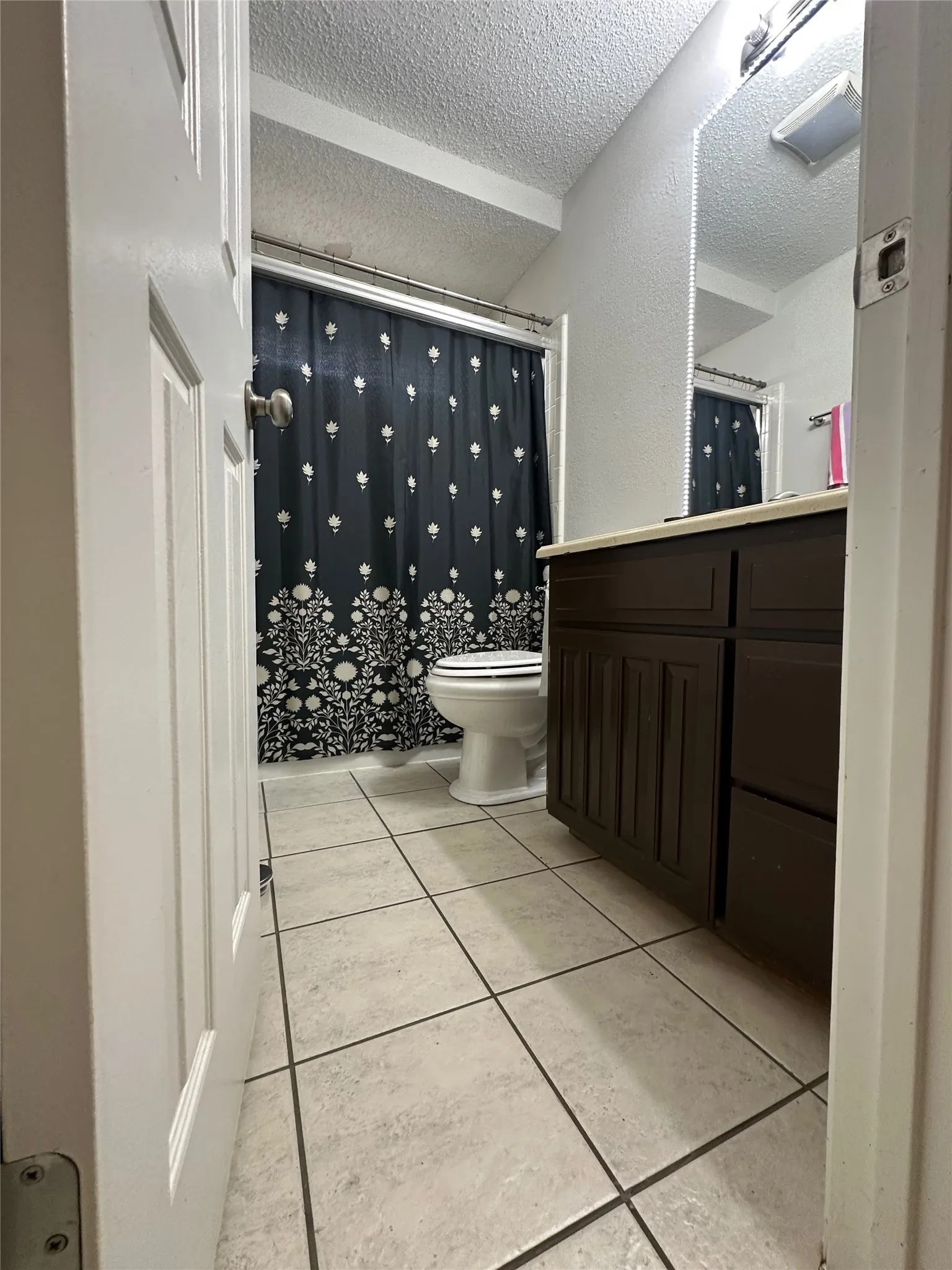 Single Family Residence For Rent in Tarrant County , 6217 Firebird Drive, Watauga, Texas 76148, 3 Bedroom, 2 Bathroom, 2 Garage spaces, 1,507 Sqft, built in 1988, mls#21348941, Real Estate Agent in Watauga, Homes For Rent in Tarrant county, Homes For Rent in Watauga, Realtor in Watauga Texas, Real Estate Brokerage Independent Realty Texas, Luminita Cordes Realtor