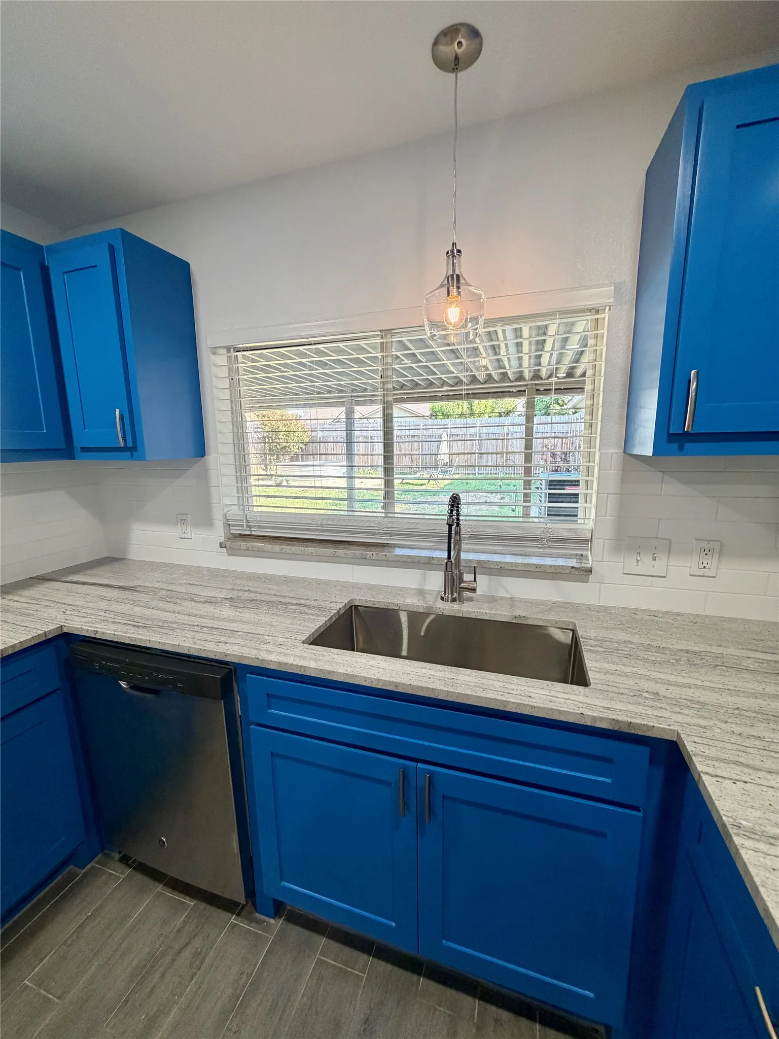 Single Family Residence For Sale in Tarrant County , 1808 Bolingbroke Place, Fort Worth, Texas 76140, 4 Bedroom, 2 Bathroom, 2 Garage spaces, 1,738 Sqft, built in 1972, mls#21342029, Real Estate Agent in Fort Worth, Homes For Sale in Tarrant county, Homes For Sale in Fort Worth, Realtor in Fort Worth Texas, Real Estate Brokerage Independent Realty Texas, Luminita Cordes Realtor