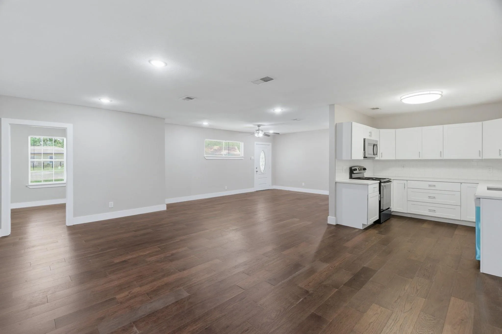Single Family Residence For Rent in Dallas County , 2204 Dunloe Avenue, Dallas, Texas 75228, 4 Bedroom, 2 Bathroom, Garage spaces, 1,607 Sqft, built in 1952, mls#21350813, Real Estate Agent in Dallas, Homes For Rent in Dallas county, Homes For Rent in Dallas, Realtor in Dallas Texas, Real Estate Brokerage Independent Realty Texas, Luminita Cordes Realtor