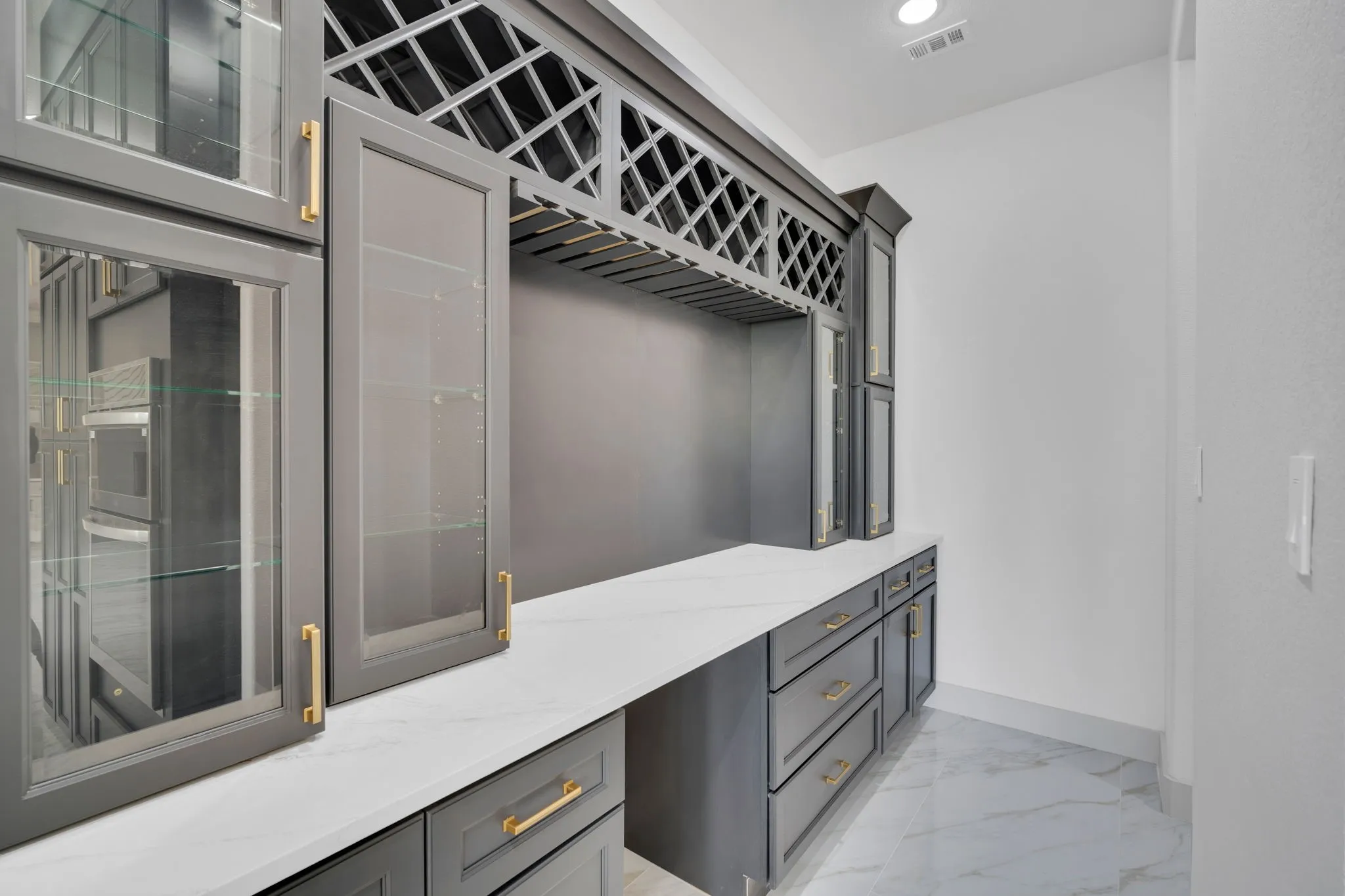 Butler Pantry/Bar