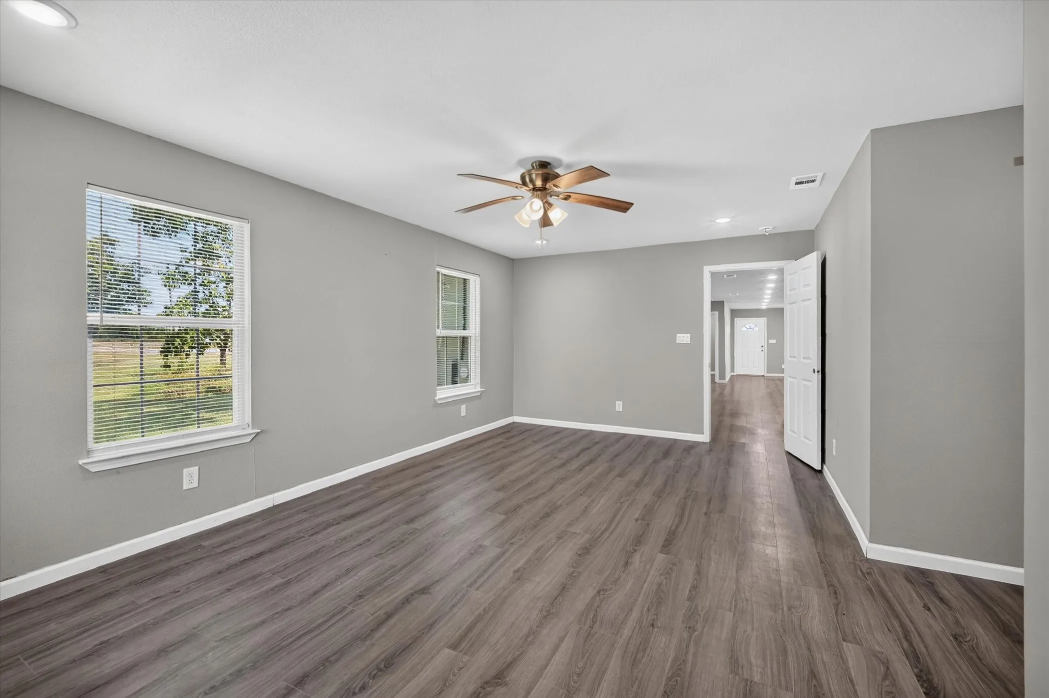Single Family Residence For Sale in Fannin County , 601 Tx-56, Windom, Texas 75492, 3 Bedroom, 2 Bathroom, Garage spaces, 1,688 Sqft, built in 2023, mls#21344088, Real Estate Agent in Windom, Homes For Sale in Fannin county, Homes For Sale in Windom, Realtor in Windom Texas, Real Estate Brokerage Independent Realty Texas, Luminita Cordes Realtor