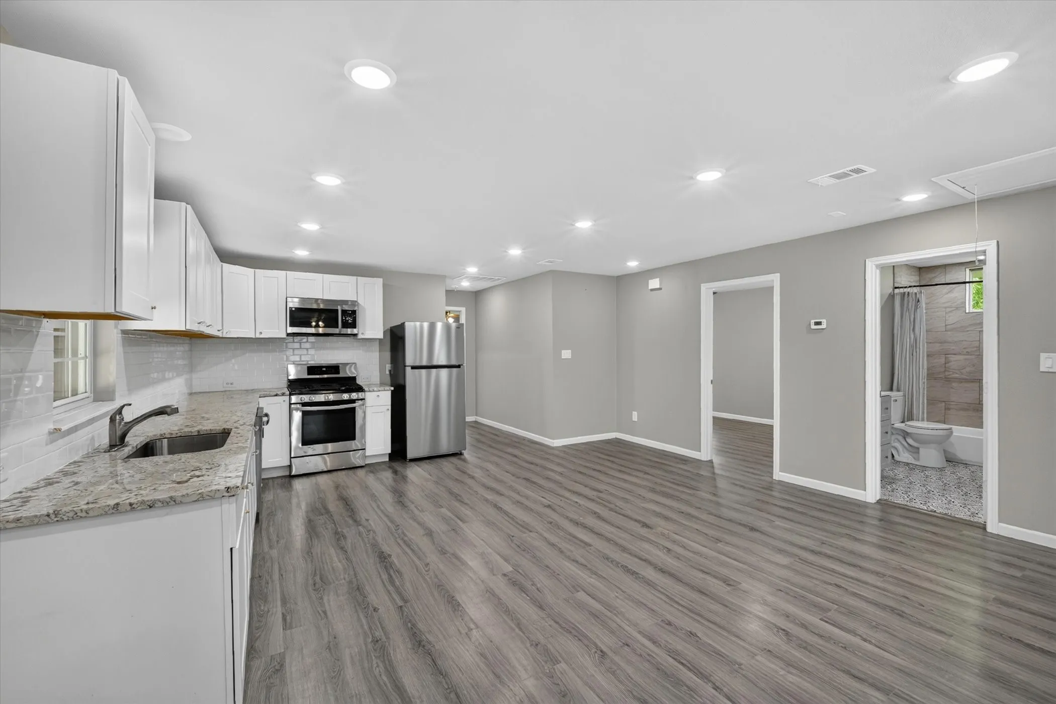 Single Family Residence For Sale in Fannin County , 601 Tx-56, Windom, Texas 75492, 3 Bedroom, 2 Bathroom, Garage spaces, 1,688 Sqft, built in 2023, mls#21344088, Real Estate Agent in Windom, Homes For Sale in Fannin county, Homes For Sale in Windom, Realtor in Windom Texas, Real Estate Brokerage Independent Realty Texas, Luminita Cordes Realtor