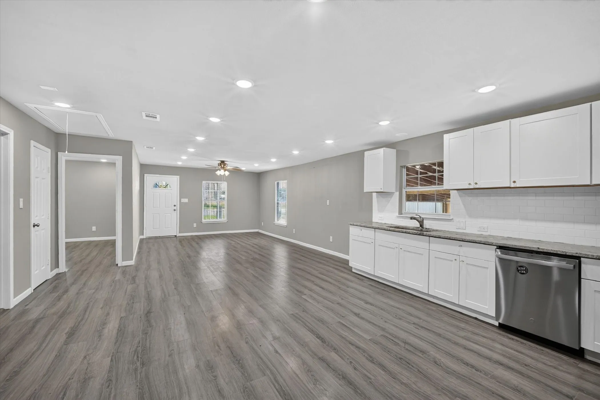 Single Family Residence For Sale in Fannin County , 601 Tx-56, Windom, Texas 75492, 3 Bedroom, 2 Bathroom, Garage spaces, 1,688 Sqft, built in 2023, mls#21344088, Real Estate Agent in Windom, Homes For Sale in Fannin county, Homes For Sale in Windom, Realtor in Windom Texas, Real Estate Brokerage Independent Realty Texas, Luminita Cordes Realtor