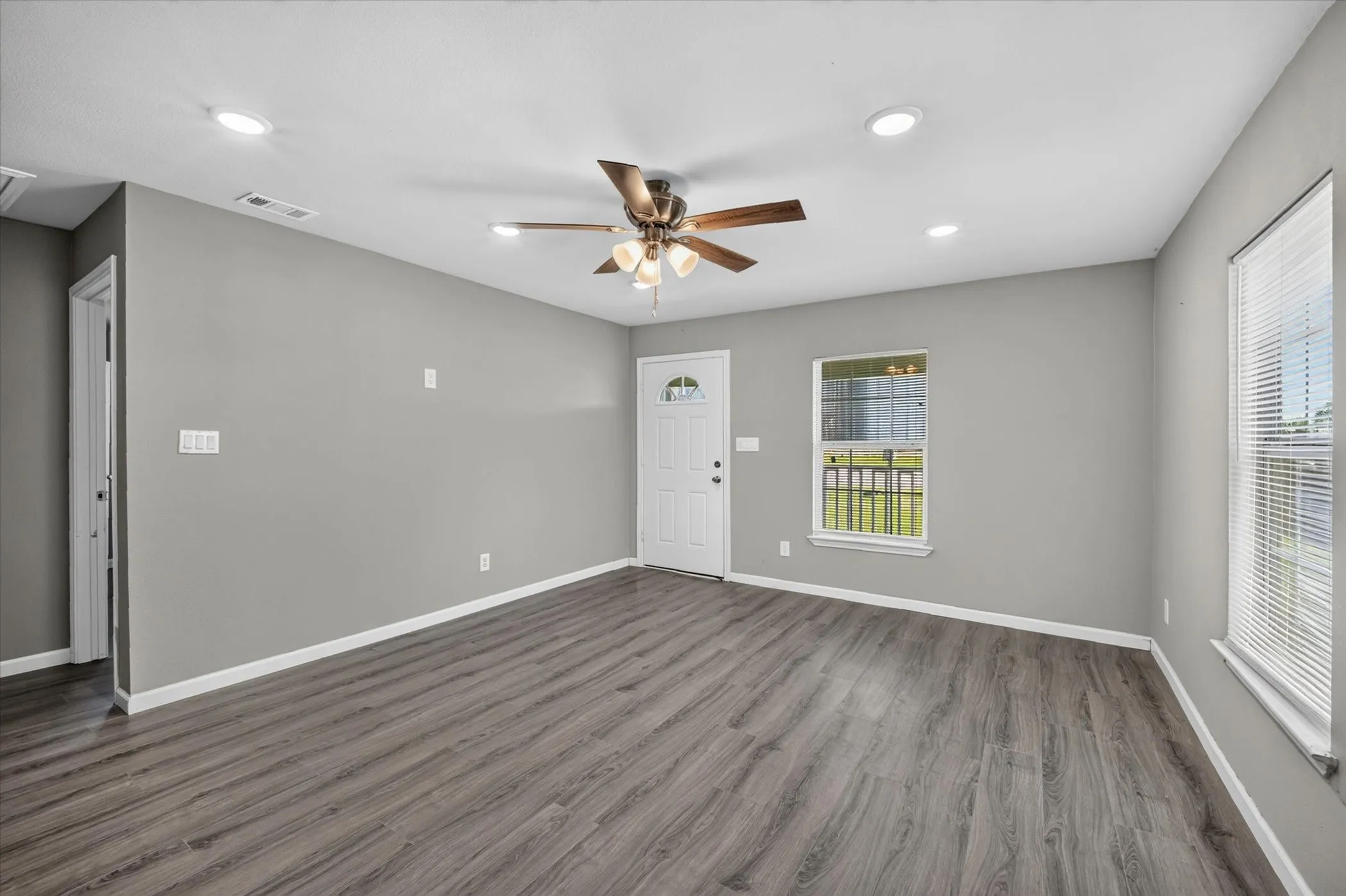 Single Family Residence For Sale in Fannin County , 601 Tx-56, Windom, Texas 75492, 3 Bedroom, 2 Bathroom, Garage spaces, 1,688 Sqft, built in 2023, mls#21344088, Real Estate Agent in Windom, Homes For Sale in Fannin county, Homes For Sale in Windom, Realtor in Windom Texas, Real Estate Brokerage Independent Realty Texas, Luminita Cordes Realtor