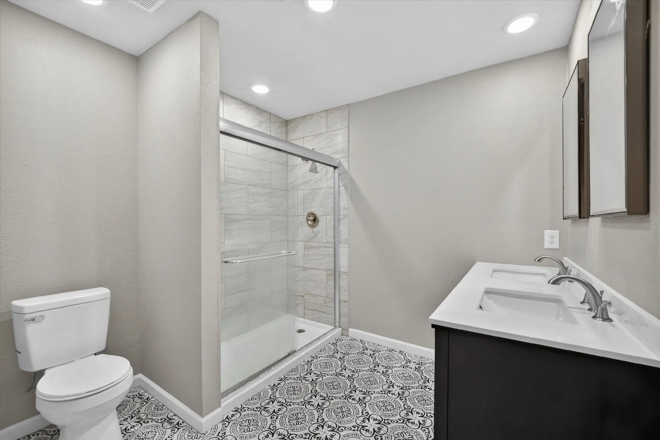 Single Family Residence For Sale in Fannin County , 601 Tx-56, Windom, Texas 75492, 3 Bedroom, 2 Bathroom, Garage spaces, 1,688 Sqft, built in 2023, mls#21344088, Real Estate Agent in Windom, Homes For Sale in Fannin county, Homes For Sale in Windom, Realtor in Windom Texas, Real Estate Brokerage Independent Realty Texas, Luminita Cordes Realtor