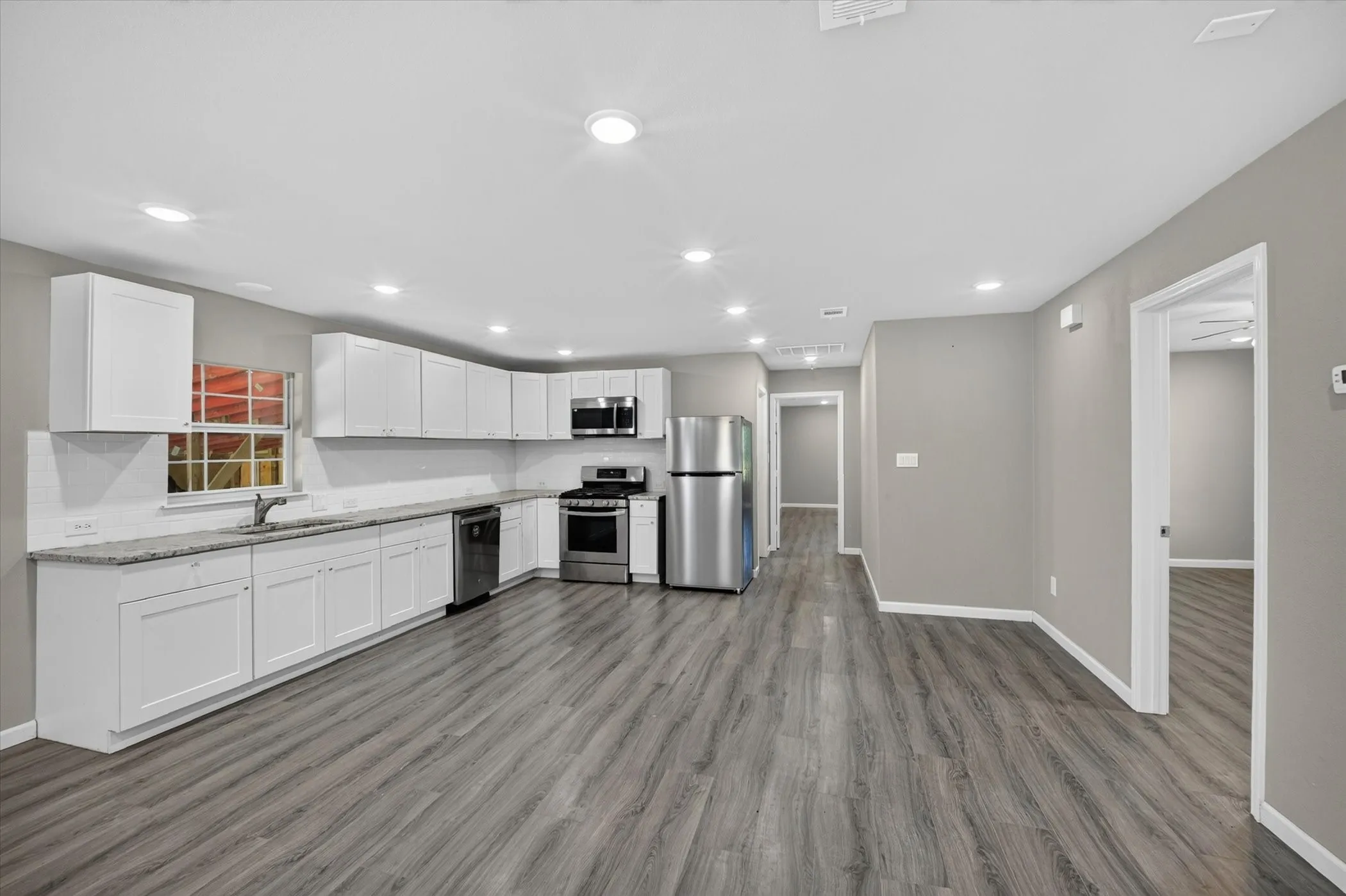 Single Family Residence For Sale in Fannin County , 601 Tx-56, Windom, Texas 75492, 3 Bedroom, 2 Bathroom, Garage spaces, 1,688 Sqft, built in 2023, mls#21344088, Real Estate Agent in Windom, Homes For Sale in Fannin county, Homes For Sale in Windom, Realtor in Windom Texas, Real Estate Brokerage Independent Realty Texas, Luminita Cordes Realtor
