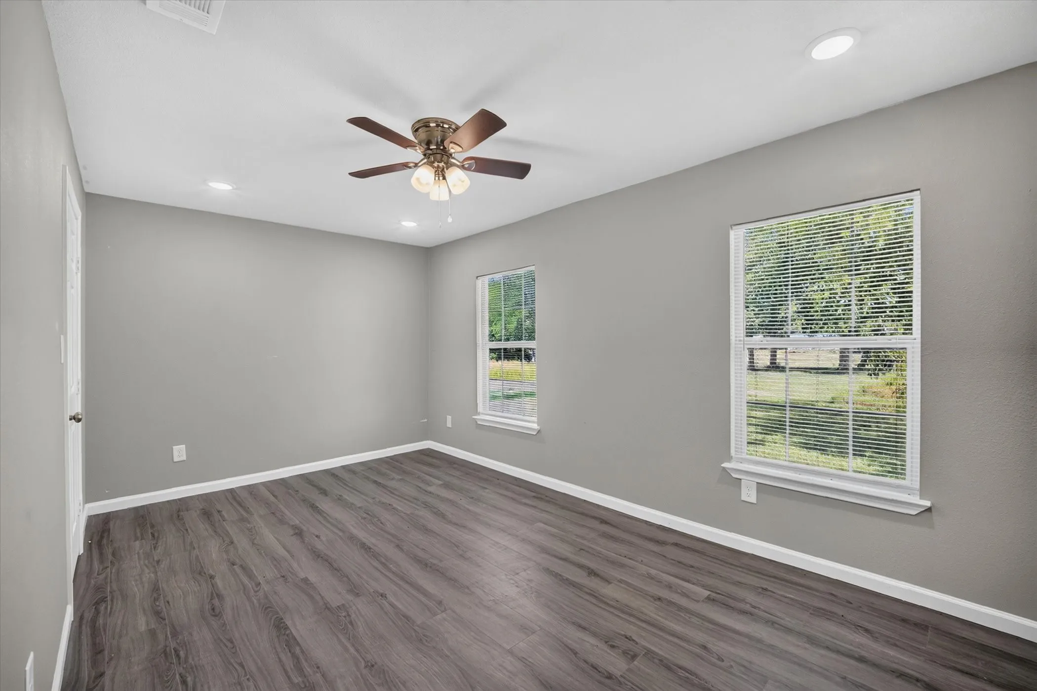 Single Family Residence For Sale in Fannin County , 601 Tx-56, Windom, Texas 75492, 3 Bedroom, 2 Bathroom, Garage spaces, 1,688 Sqft, built in 2023, mls#21344088, Real Estate Agent in Windom, Homes For Sale in Fannin county, Homes For Sale in Windom, Realtor in Windom Texas, Real Estate Brokerage Independent Realty Texas, Luminita Cordes Realtor