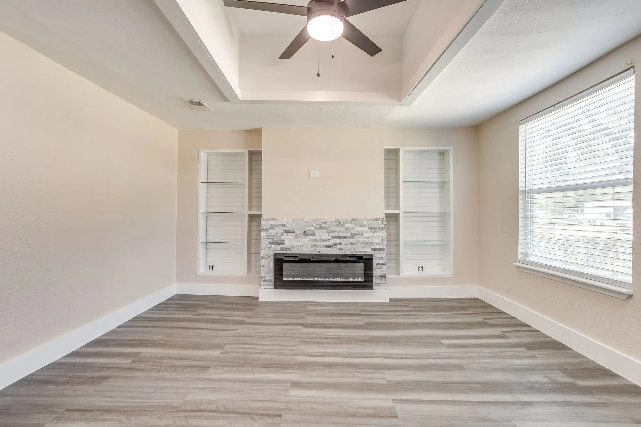 Single Family Residence For Sale in Dallas County , 502 N Delaware Street, Irving, Texas 75061, 3 Bedroom, 2 Bathroom, Garage spaces, 1,048 Sqft, built in 1950, mls#21350890, Real Estate Agent in Irving, Homes For Sale in Dallas county, Homes For Sale in Irving, Realtor in Irving Texas, Real Estate Brokerage Independent Realty Texas, Luminita Cordes Realtor