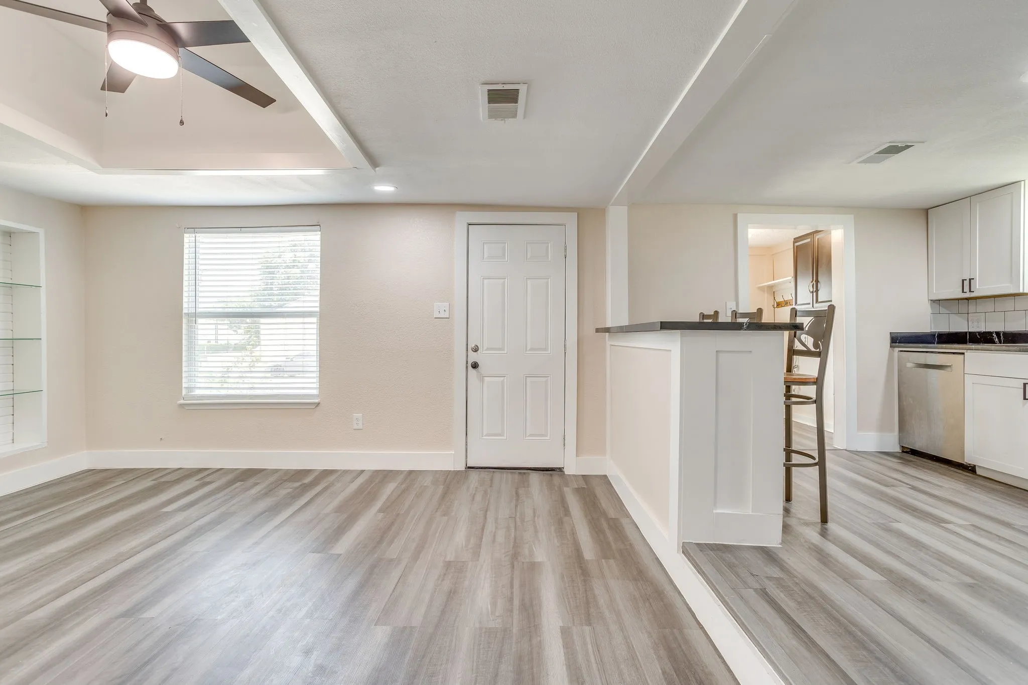 Single Family Residence For Sale in Dallas County , 502 N Delaware Street, Irving, Texas 75061, 3 Bedroom, 2 Bathroom, Garage spaces, 1,048 Sqft, built in 1950, mls#21350890, Real Estate Agent in Irving, Homes For Sale in Dallas county, Homes For Sale in Irving, Realtor in Irving Texas, Real Estate Brokerage Independent Realty Texas, Luminita Cordes Realtor