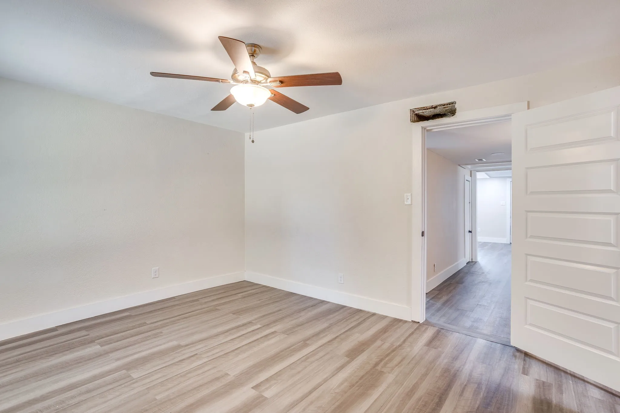 Single Family Residence For Sale in Dallas County , 502 N Delaware Street, Irving, Texas 75061, 3 Bedroom, 2 Bathroom, Garage spaces, 1,048 Sqft, built in 1950, mls#21350890, Real Estate Agent in Irving, Homes For Sale in Dallas county, Homes For Sale in Irving, Realtor in Irving Texas, Real Estate Brokerage Independent Realty Texas, Luminita Cordes Realtor