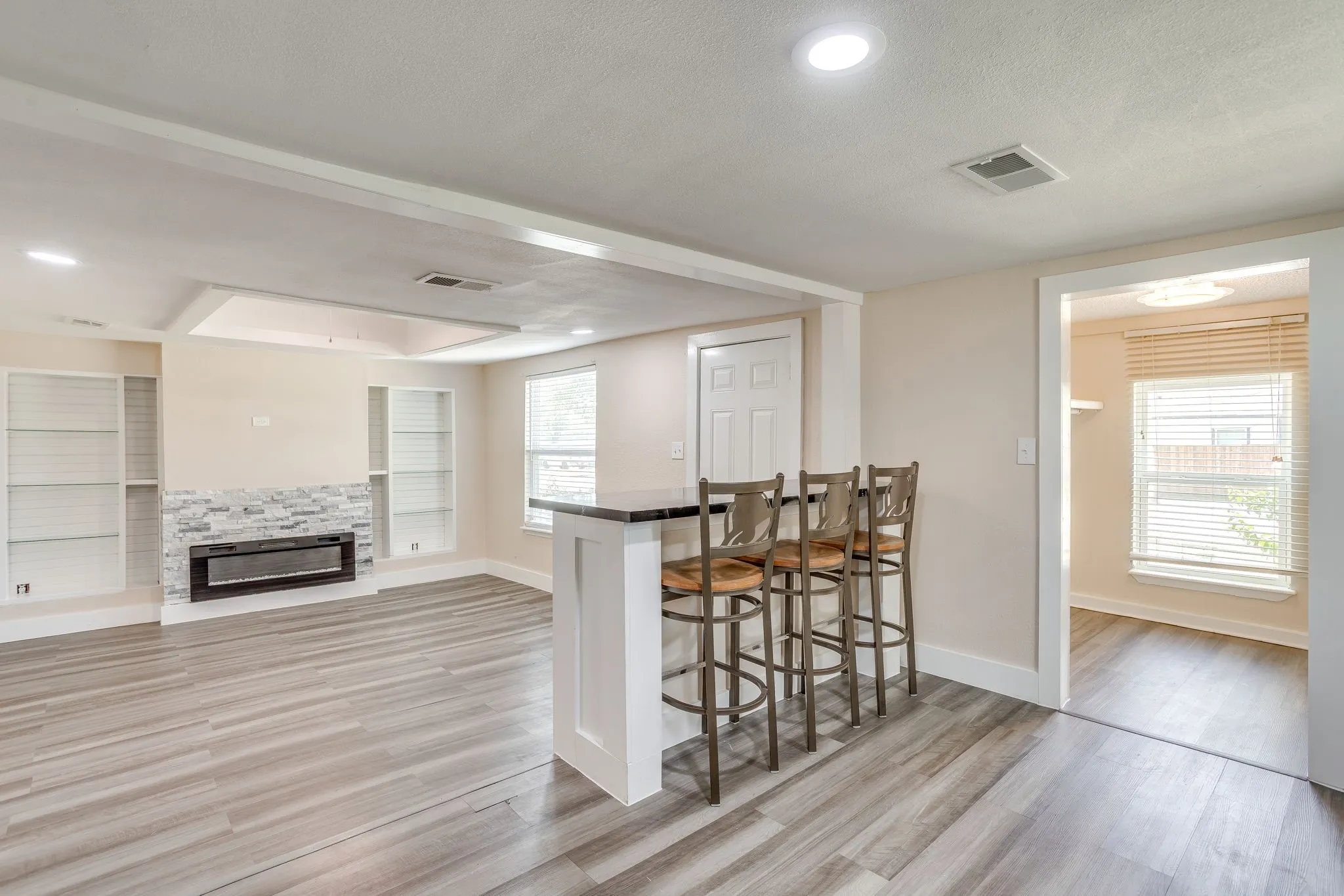 Single Family Residence For Sale in Dallas County , 502 N Delaware Street, Irving, Texas 75061, 3 Bedroom, 2 Bathroom, Garage spaces, 1,048 Sqft, built in 1950, mls#21350890, Real Estate Agent in Irving, Homes For Sale in Dallas county, Homes For Sale in Irving, Realtor in Irving Texas, Real Estate Brokerage Independent Realty Texas, Luminita Cordes Realtor