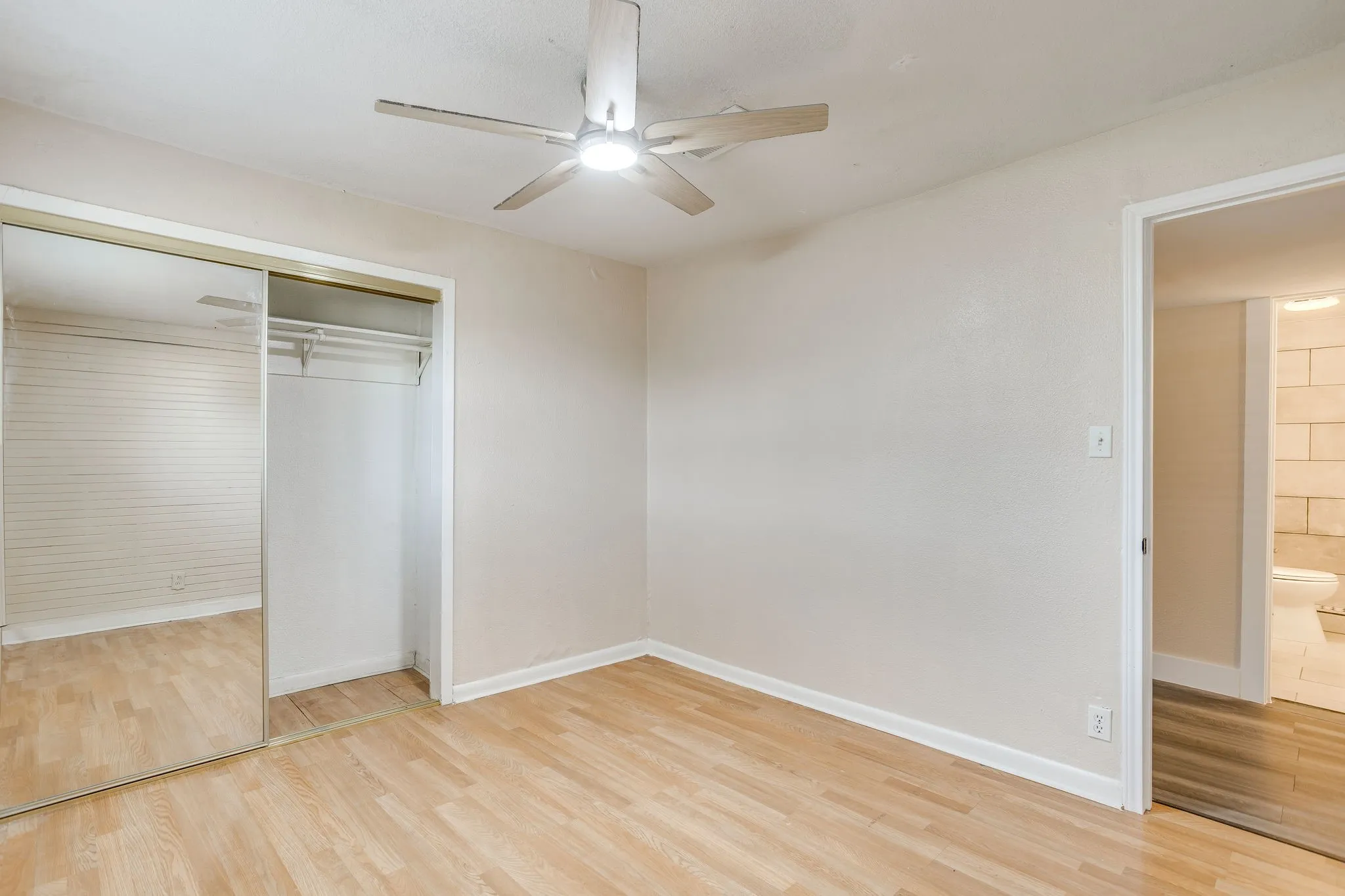 Single Family Residence For Sale in Dallas County , 502 N Delaware Street, Irving, Texas 75061, 3 Bedroom, 2 Bathroom, Garage spaces, 1,048 Sqft, built in 1950, mls#21350890, Real Estate Agent in Irving, Homes For Sale in Dallas county, Homes For Sale in Irving, Realtor in Irving Texas, Real Estate Brokerage Independent Realty Texas, Luminita Cordes Realtor