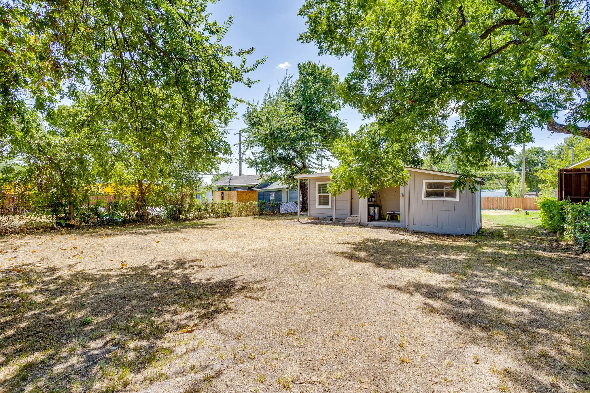 Single Family Residence For Sale in Dallas County , 502 N Delaware Street, Irving, Texas 75061, 3 Bedroom, 2 Bathroom, Garage spaces, 1,048 Sqft, built in 1950, mls#21350890, Real Estate Agent in Irving, Homes For Sale in Dallas county, Homes For Sale in Irving, Realtor in Irving Texas, Real Estate Brokerage Independent Realty Texas, Luminita Cordes Realtor