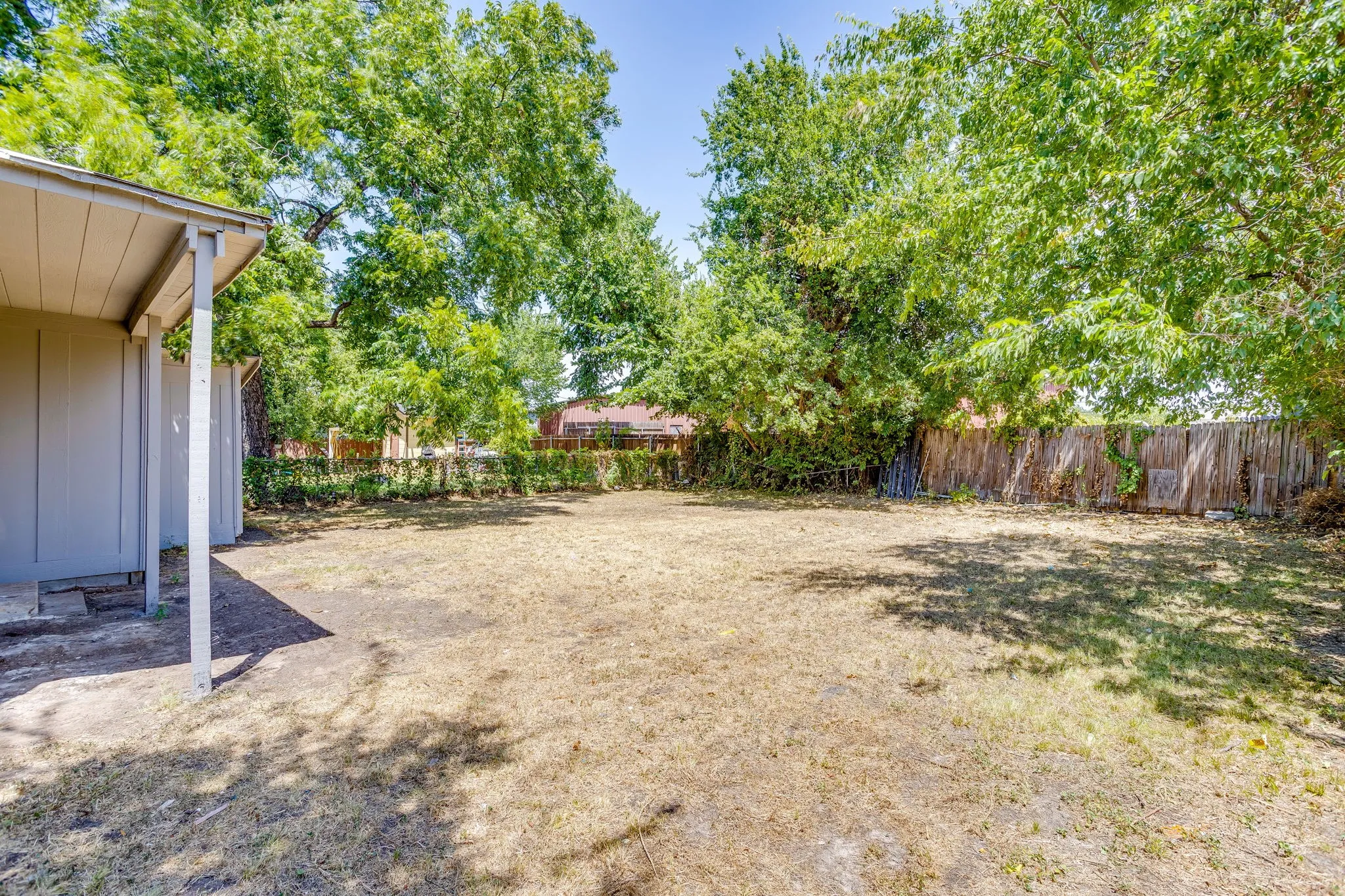 Single Family Residence For Sale in Dallas County , 502 N Delaware Street, Irving, Texas 75061, 3 Bedroom, 2 Bathroom, Garage spaces, 1,048 Sqft, built in 1950, mls#21350890, Real Estate Agent in Irving, Homes For Sale in Dallas county, Homes For Sale in Irving, Realtor in Irving Texas, Real Estate Brokerage Independent Realty Texas, Luminita Cordes Realtor