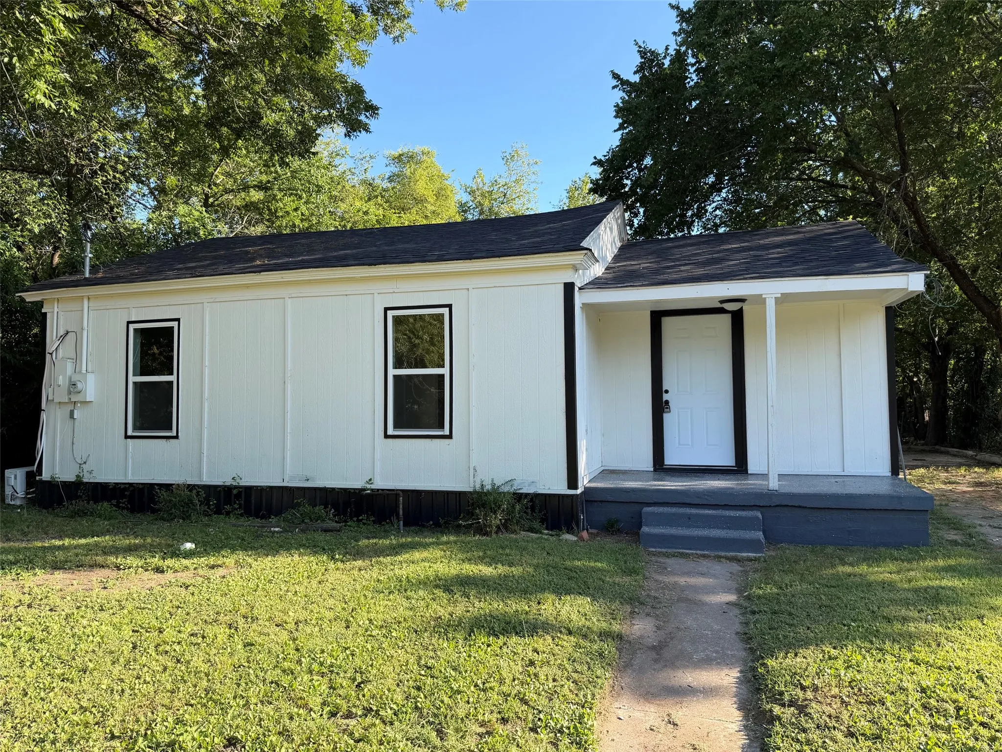 Single Family Residence For Sale in Limestone County , 506 W Trinity Street, Groesbeck, Texas 76642, 2 Bedrooms, 1 Bathroom, Garage spaces, 888 Sqft, built in 1978, Price $139,500, mls#21335226, Real Estate Agent in Groesbeck, Homes For Sale in Limestone county, Homes For Sale in Groesbeck, Realtor in Groesbeck Texas, Real Estate Brokerage Independent Realty Texas, Luminita Cordes Realtor