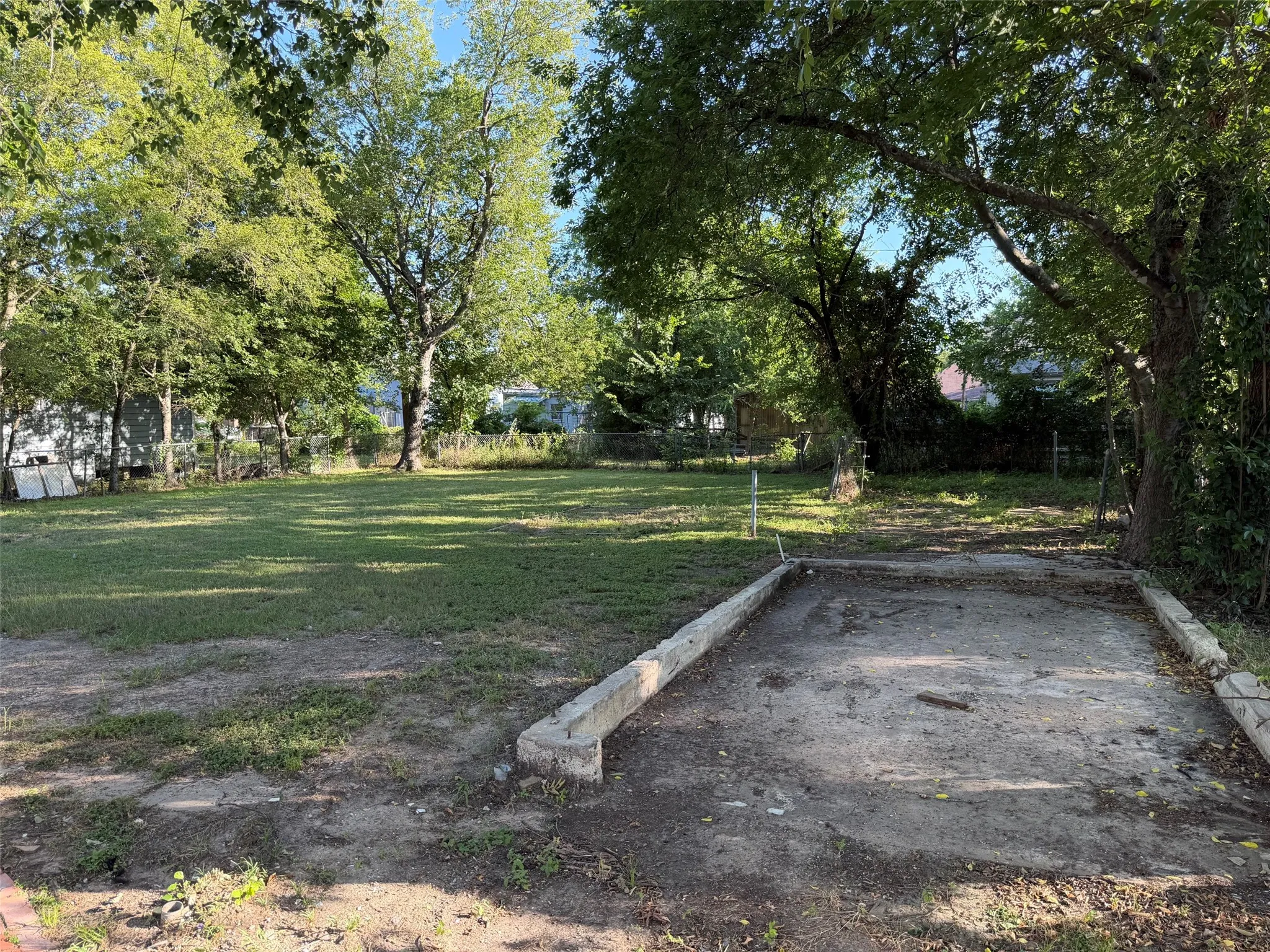 Single Family Residence For Sale in Limestone County , 506 W Trinity Street, Groesbeck, Texas 76642, 2 Bedrooms, 1 Bathroom, Garage spaces, 888 Sqft, built in 1978, Price $139,500, mls#21335226, Real Estate Agent in Groesbeck, Homes For Sale in Limestone county, Homes For Sale in Groesbeck, Realtor in Groesbeck Texas, Real Estate Brokerage Independent Realty Texas, Luminita Cordes Realtor