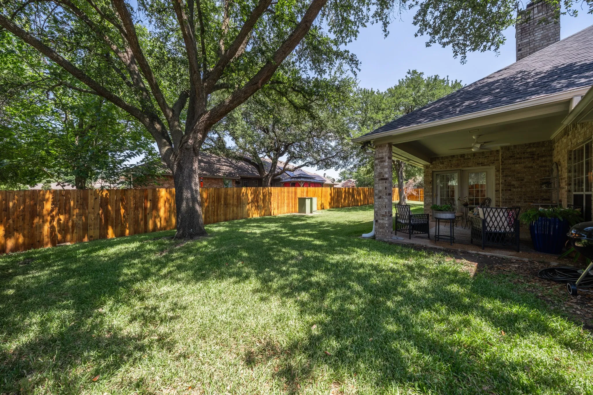 Single Family Residence For Sale in Mc Lennan County , 3500 Timberleaf Circle, Waco, Texas 76708, 3 Bedroom, 3 Bathroom, 2 Garage spaces, 2,510 Sqft, built in 1991, mls#21349990, Real Estate Agent in Waco, Homes For Sale in Mc Lennan county, Homes For Sale in Waco, Realtor in Waco Texas, Real Estate Brokerage Independent Realty Texas, Luminita Cordes Realtor
