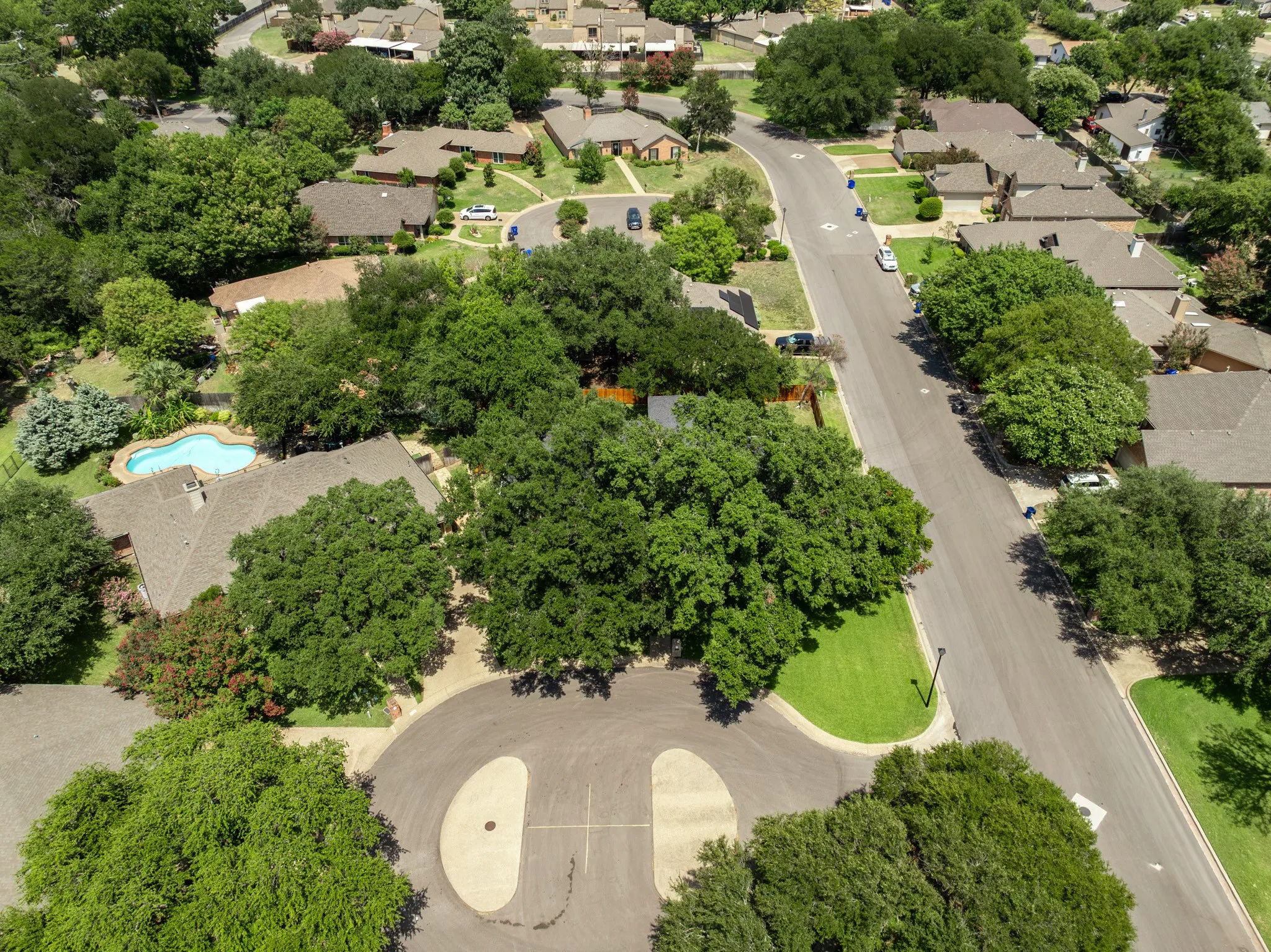 Quaint & quiet cul-de-sac (with available parking spots, in the center, for your guests).