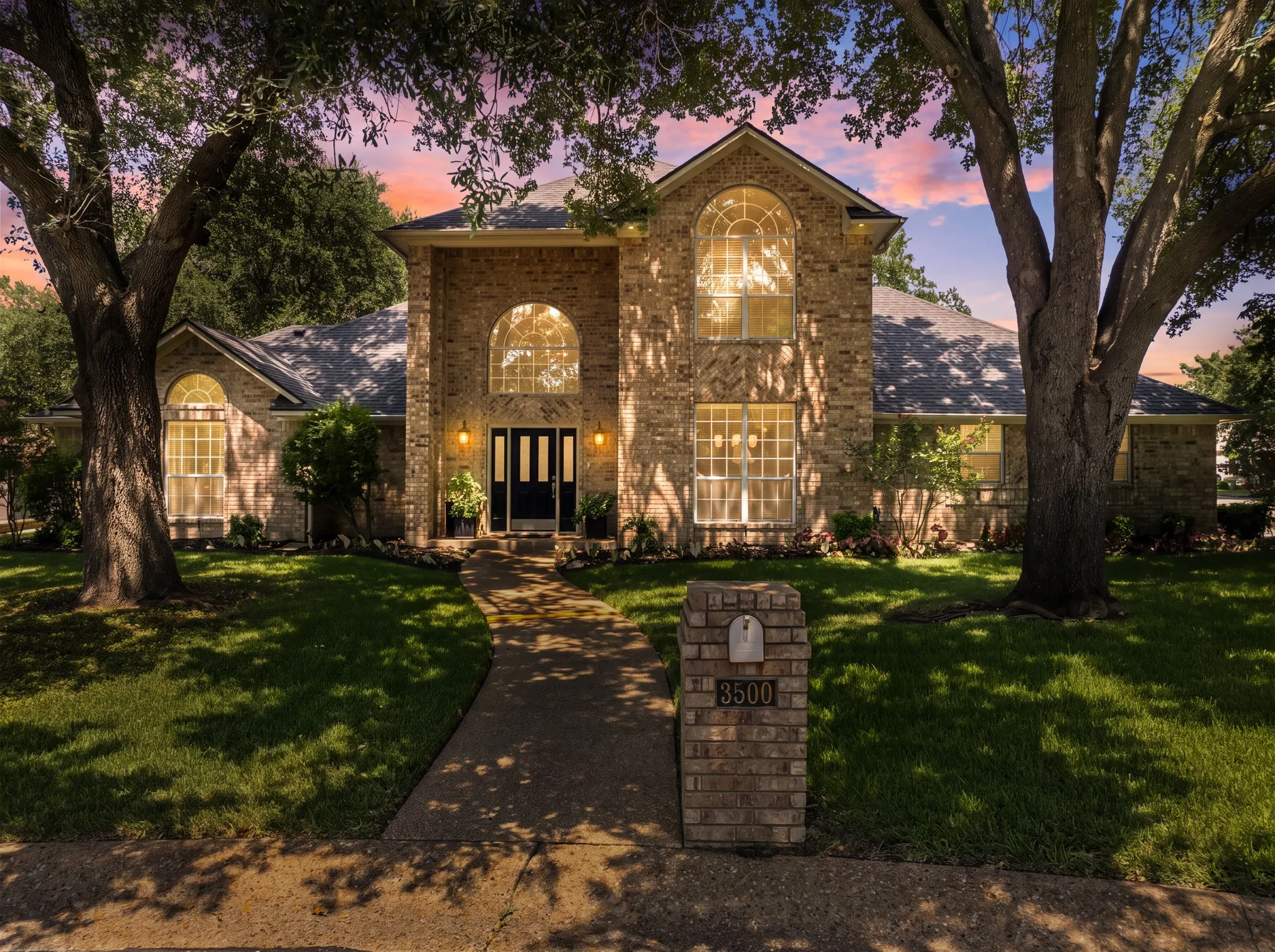 Single Family Residence For Sale in Mc Lennan County , 3500 Timberleaf Circle, Waco, Texas 76708, 3 Bedroom, 3 Bathroom, 2 Garage spaces, 2,510 Sqft, built in 1991, mls#21349990, Real Estate Agent in Waco, Homes For Sale in Mc Lennan county, Homes For Sale in Waco, Realtor in Waco Texas, Real Estate Brokerage Independent Realty Texas, Luminita Cordes Realtor