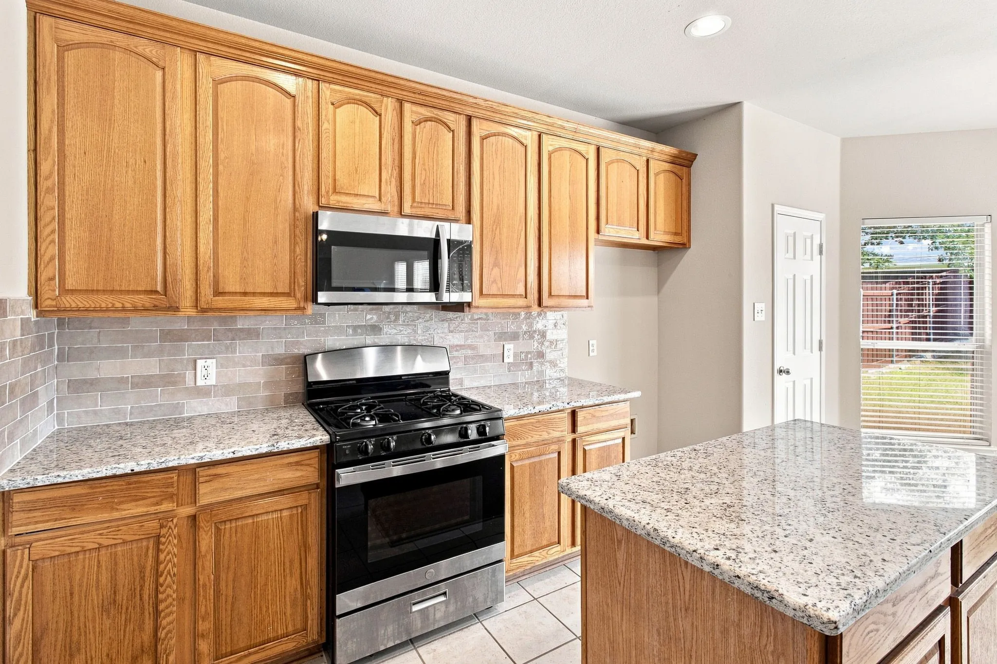 Single Family Residence For Rent in Collin County , 8009 Riverwalk Trail, Mc Kinney, Texas 75070, 4 Bedroom, 3 Bathroom, 2 Garage spaces, 2,260 Sqft, built in 2004, Price $2,500, mls#21350916, Real Estate Agent in Mc Kinney, Homes For Rent in Collin county, Homes For Rent in Mc Kinney, Realtor in Mc Kinney Texas, Real Estate Brokerage Independent Realty Texas, Luminita Cordes Realtor