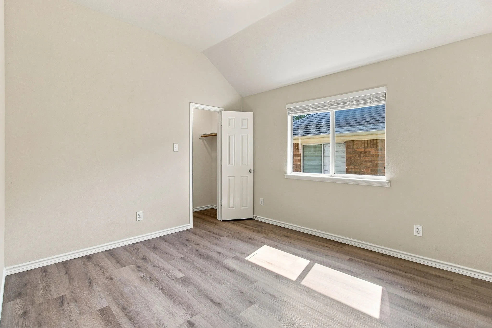 Single Family Residence For Rent in Collin County , 8009 Riverwalk Trail, Mc Kinney, Texas 75070, 4 Bedroom, 3 Bathroom, 2 Garage spaces, 2,260 Sqft, built in 2004, Price $2,500, mls#21350916, Real Estate Agent in Mc Kinney, Homes For Rent in Collin county, Homes For Rent in Mc Kinney, Realtor in Mc Kinney Texas, Real Estate Brokerage Independent Realty Texas, Luminita Cordes Realtor