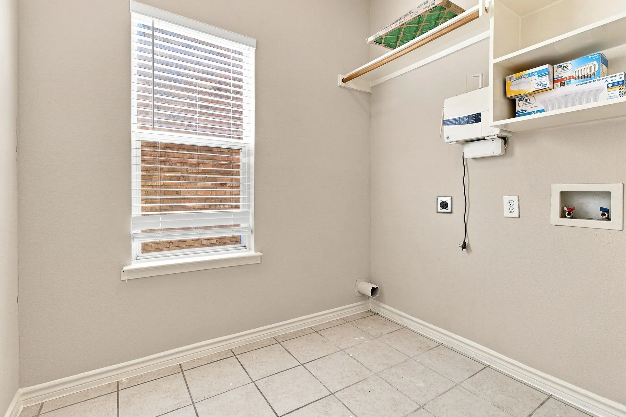 Single Family Residence For Rent in Collin County , 8009 Riverwalk Trail, Mc Kinney, Texas 75070, 4 Bedroom, 3 Bathroom, 2 Garage spaces, 2,260 Sqft, built in 2004, Price $2,500, mls#21350916, Real Estate Agent in Mc Kinney, Homes For Rent in Collin county, Homes For Rent in Mc Kinney, Realtor in Mc Kinney Texas, Real Estate Brokerage Independent Realty Texas, Luminita Cordes Realtor